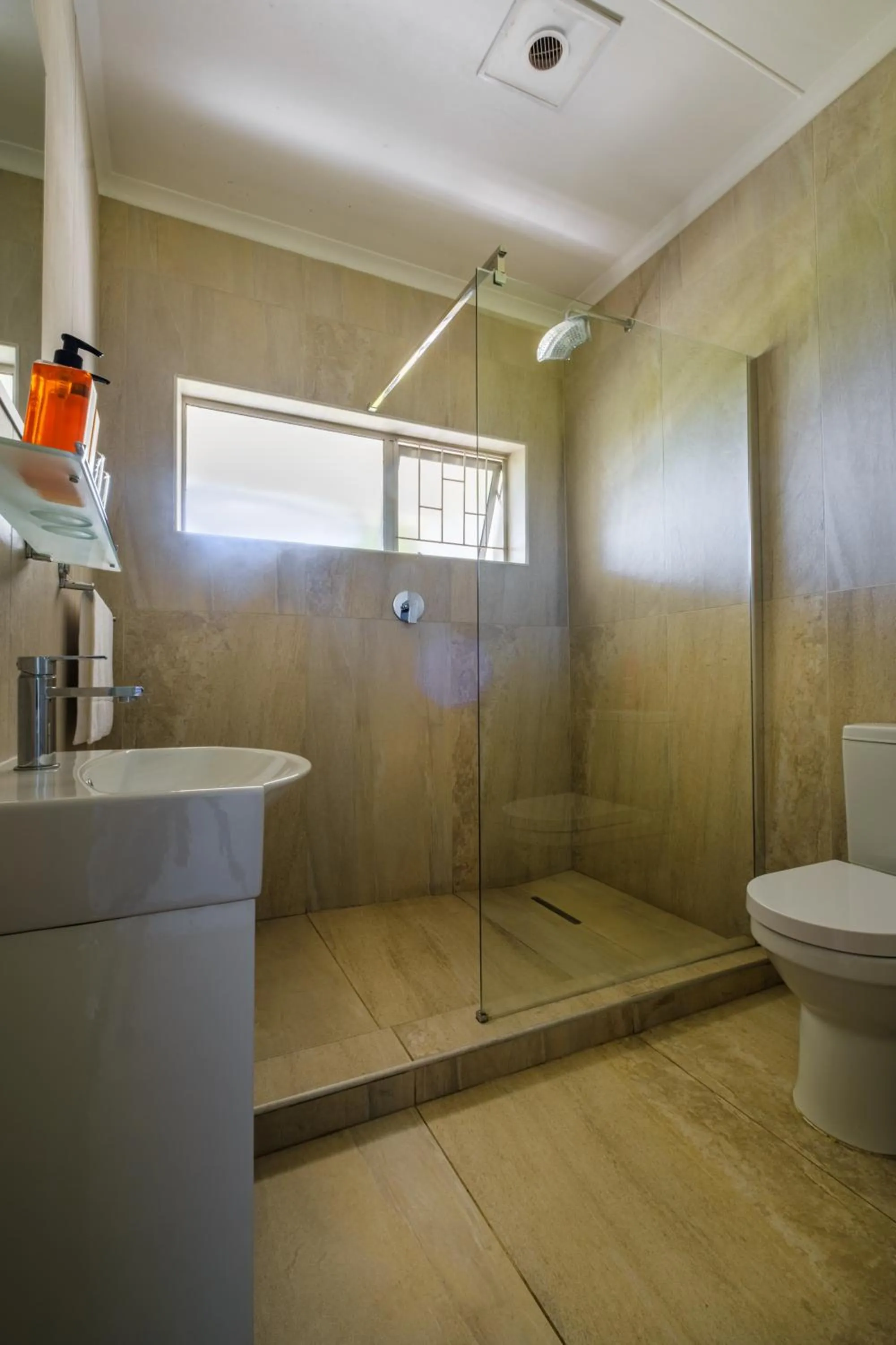 Bathroom in Paternoster Hotel