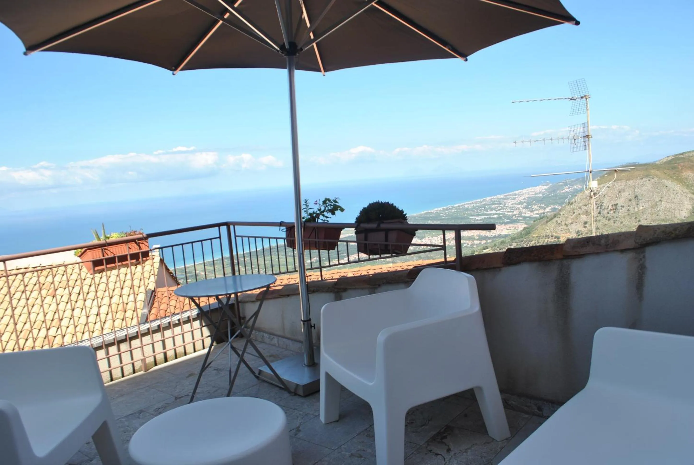 Sea view in Bed & Breakfast StudioArcodia-