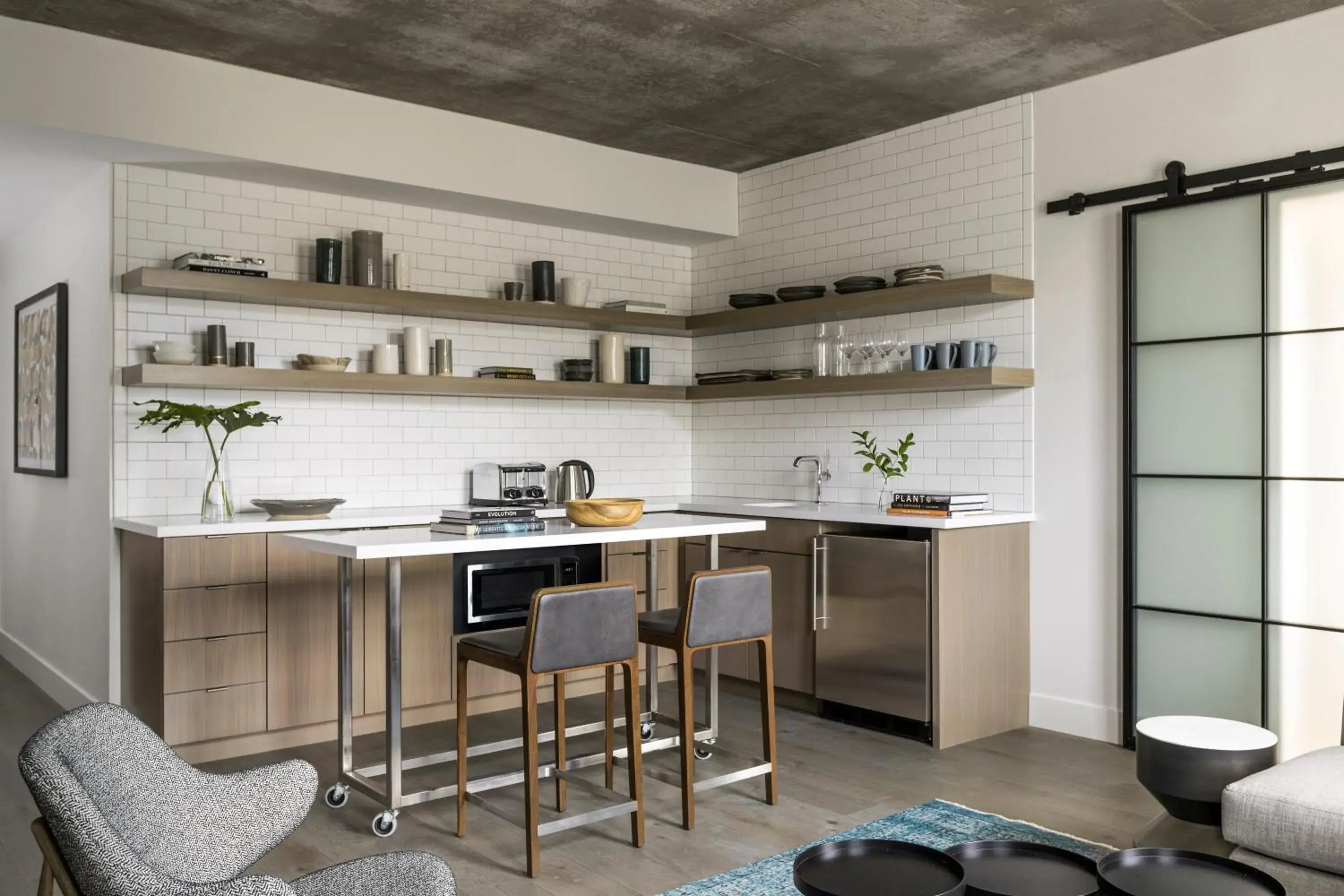 One-Bedroom King Suite with Mobility Accessible Tub in Kimpton Aertson Hotel by IHG One-Bedroom King Suite with Mobility Accessible Tub in Kimpton Aertson Hotel by IHG