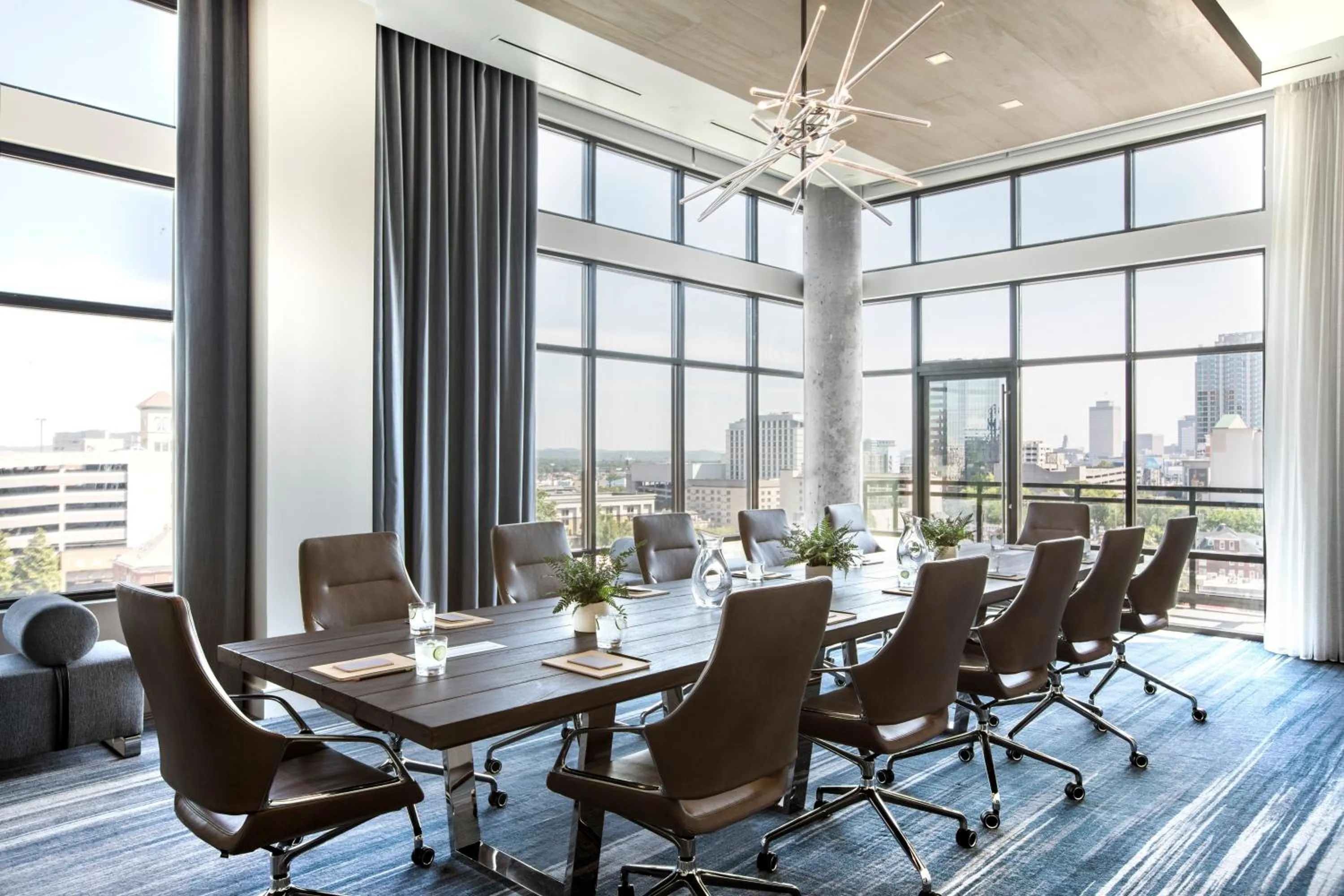 Meeting/conference room in Kimpton Aertson Hotel by IHG