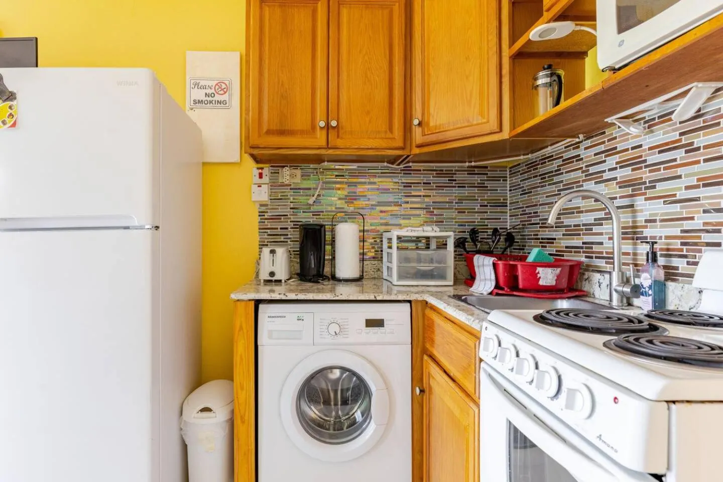 Kitchen or kitchenette in Seacastles by the beach/pool