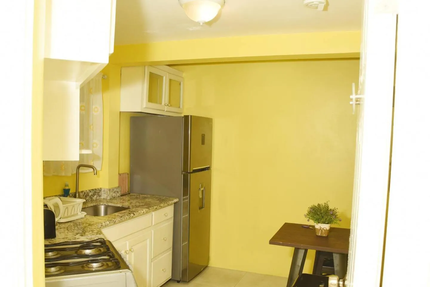 Kitchen or kitchenette in Seacastles by the beach/pool