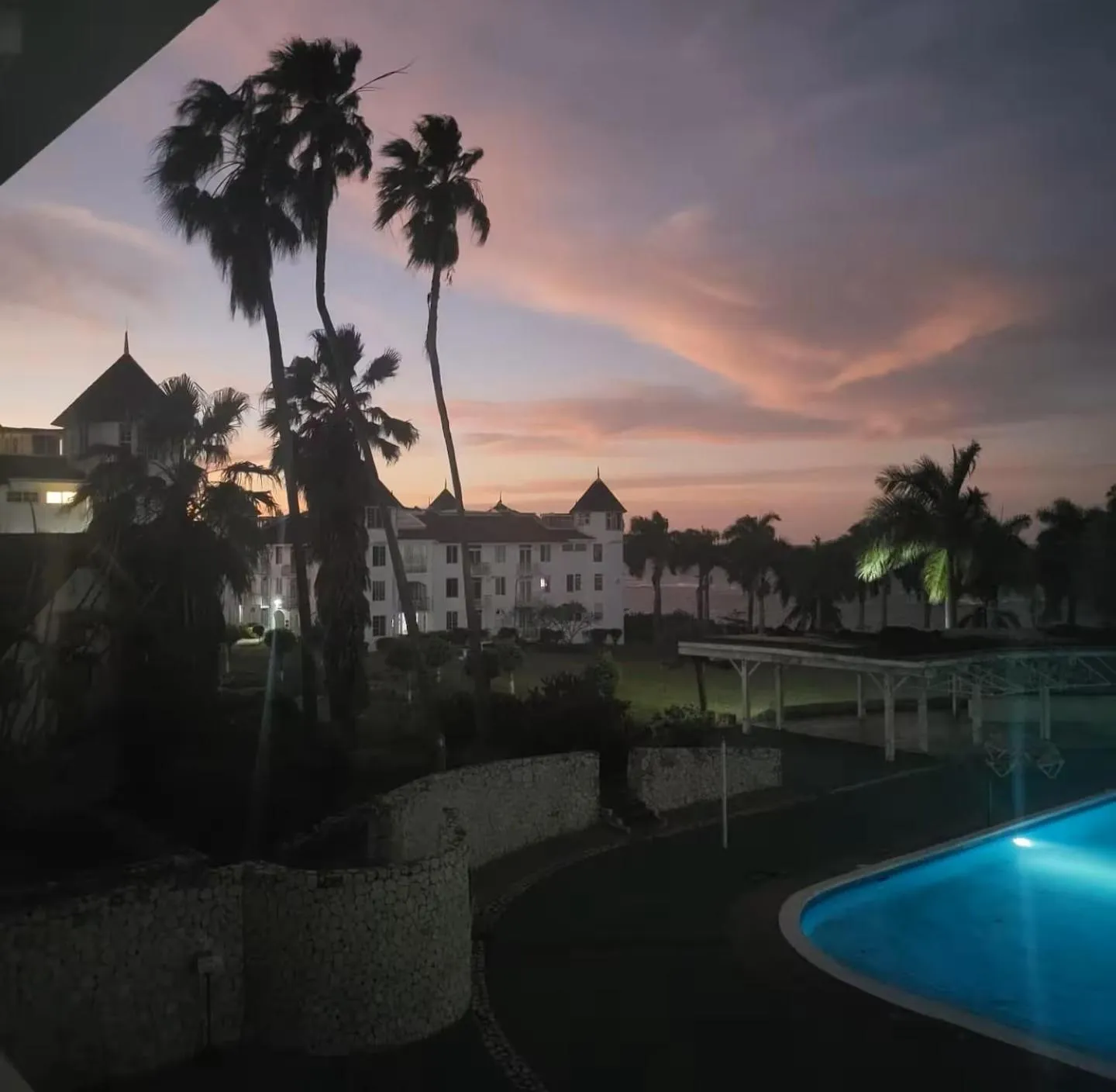 Pool view in Seacastles by the beach/pool