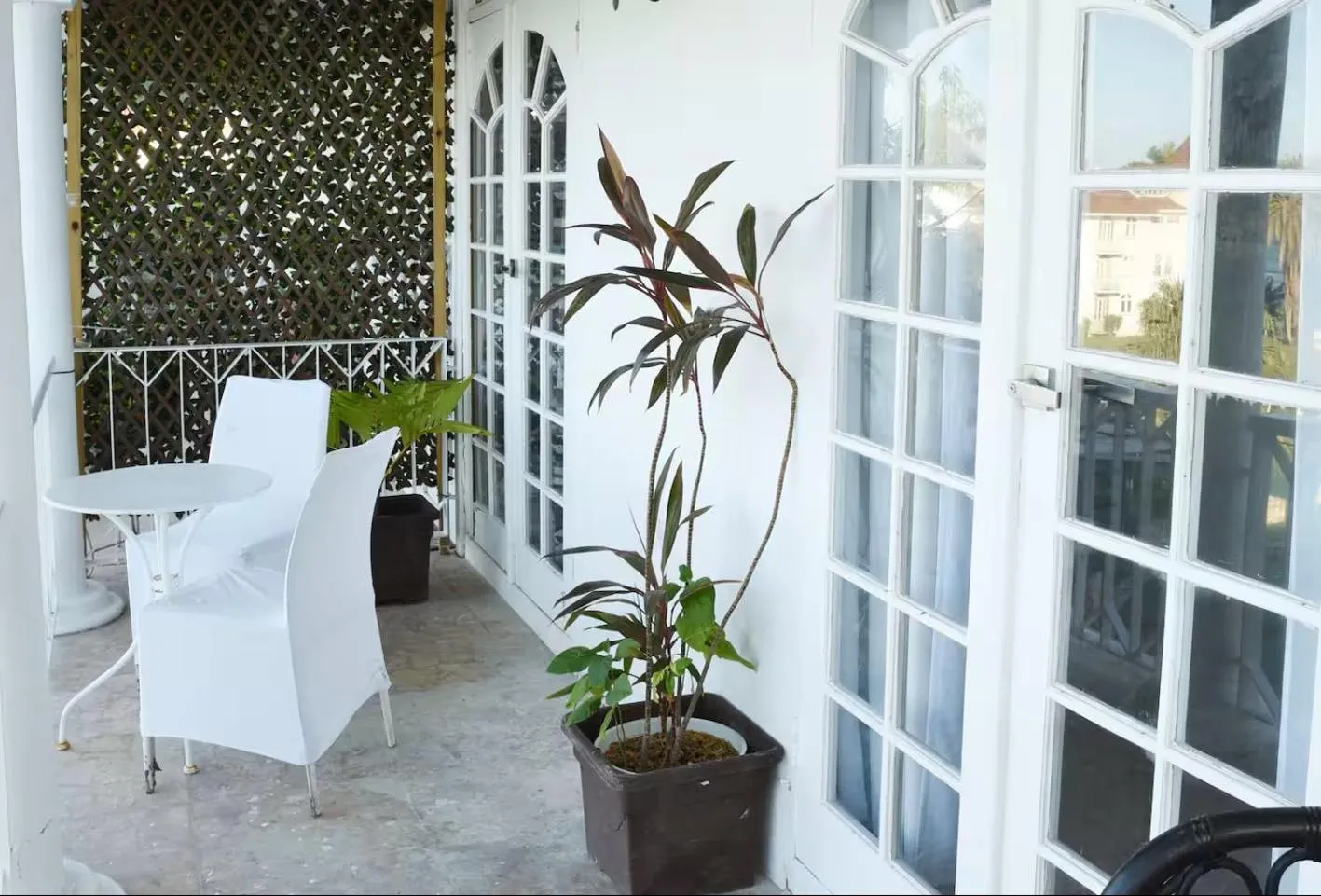 Patio in Seacastles by the beach/pool