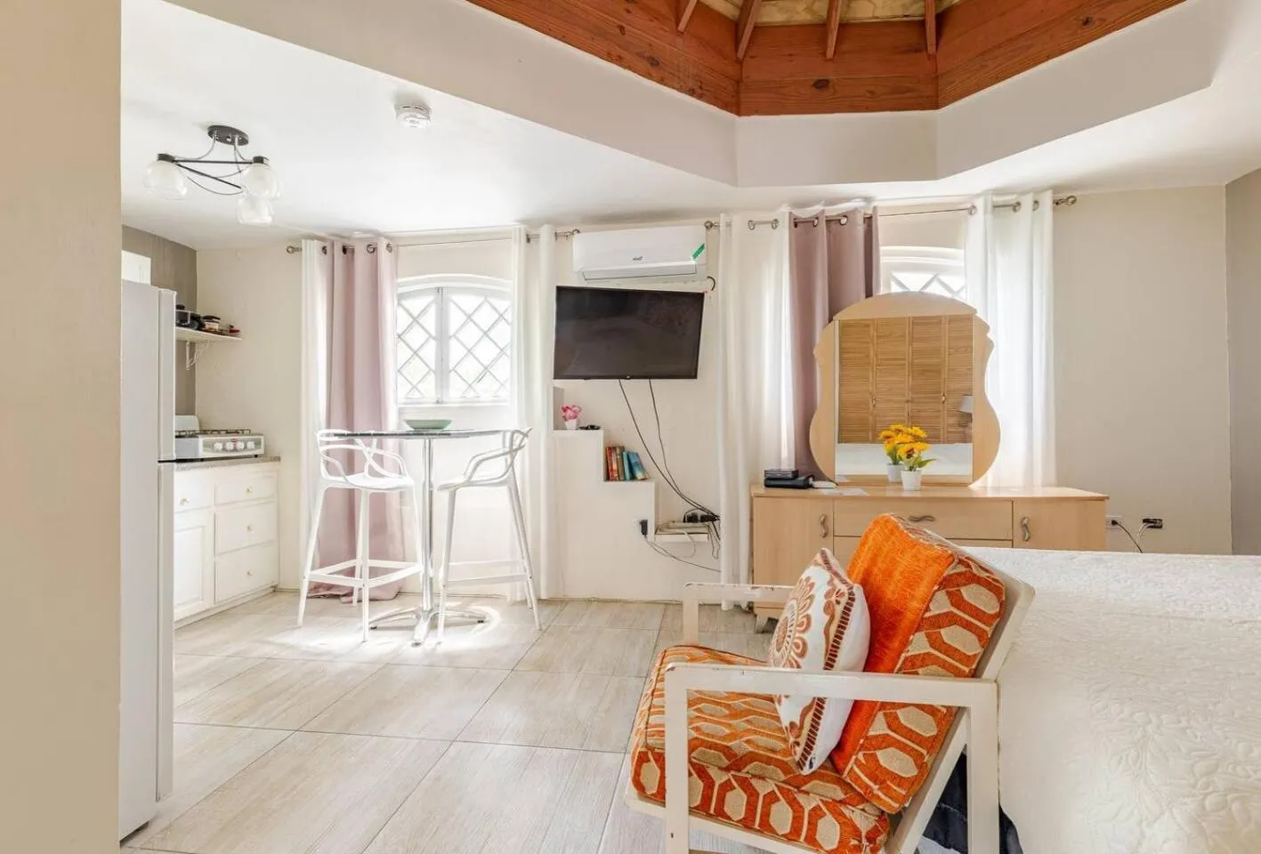 TV and multimedia, Bed in Seacastles by the beach/pool