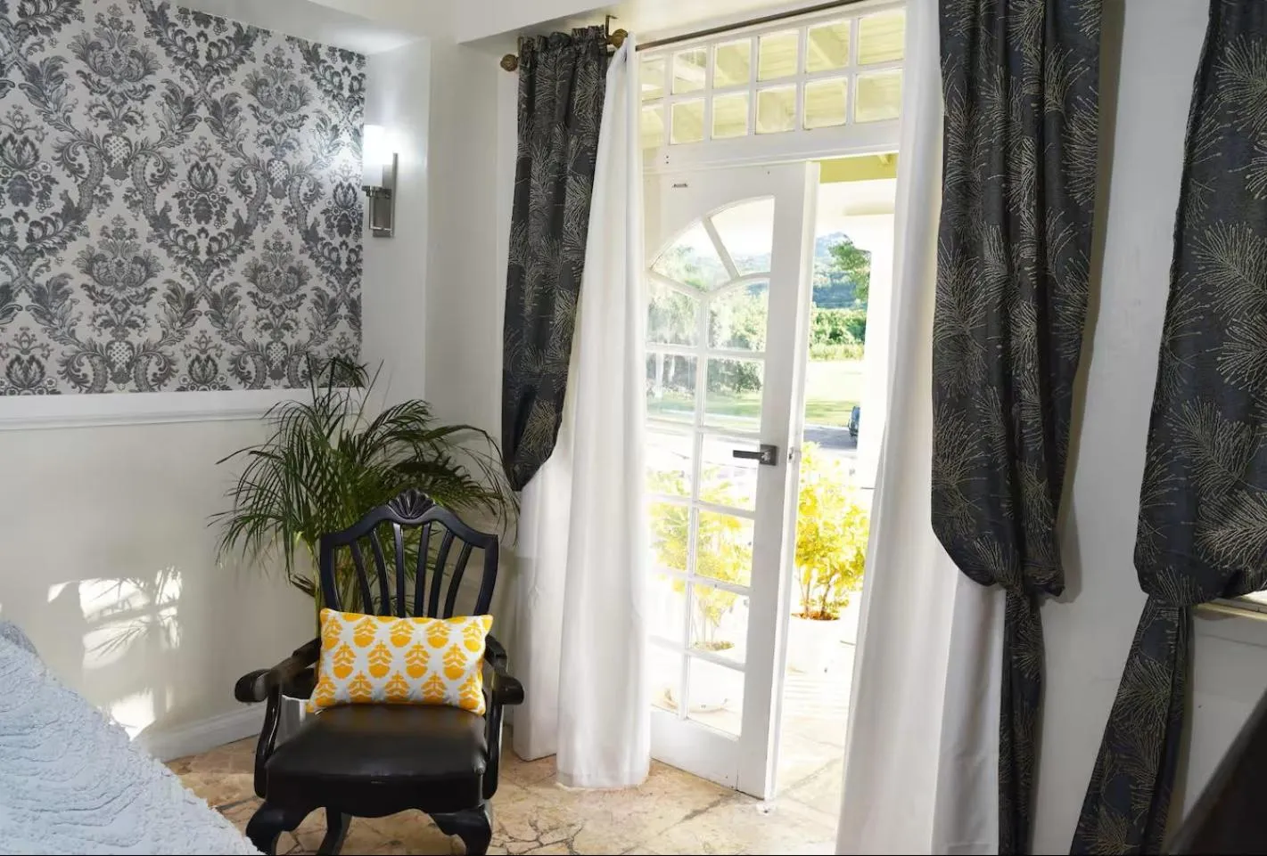 Patio in Seacastles by the beach/pool