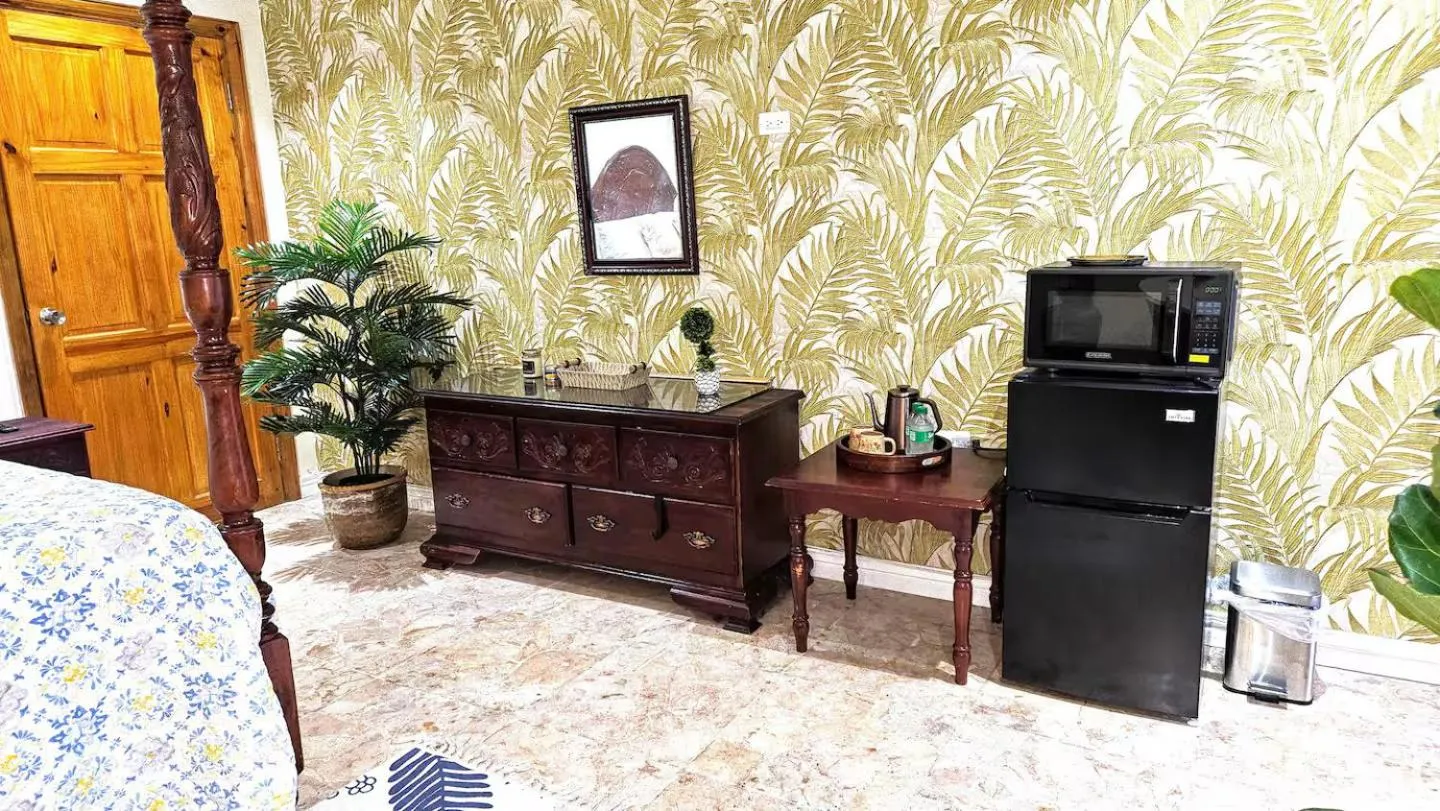 Facade/entrance in Seacastles by the beach/pool