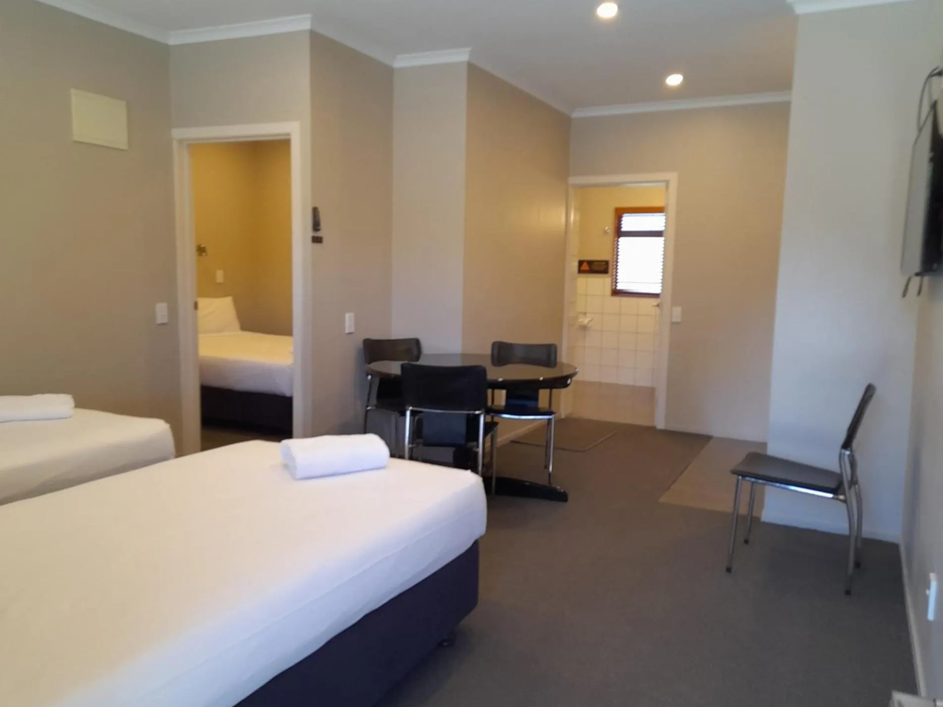 Photo of the whole room, Bed in Tongariro Junction Accommodation