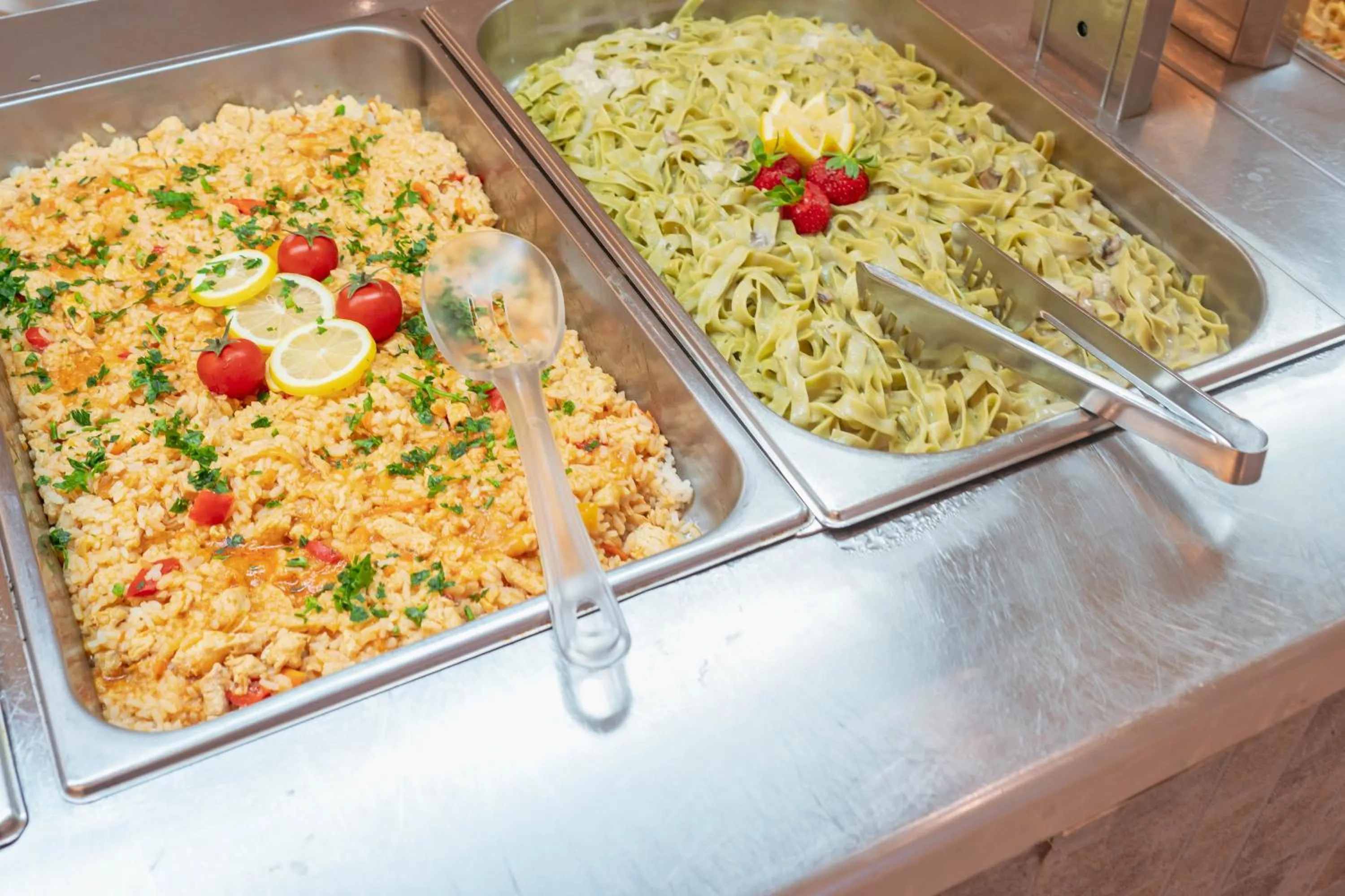 Restaurant/places to eat in Hotel Horizont