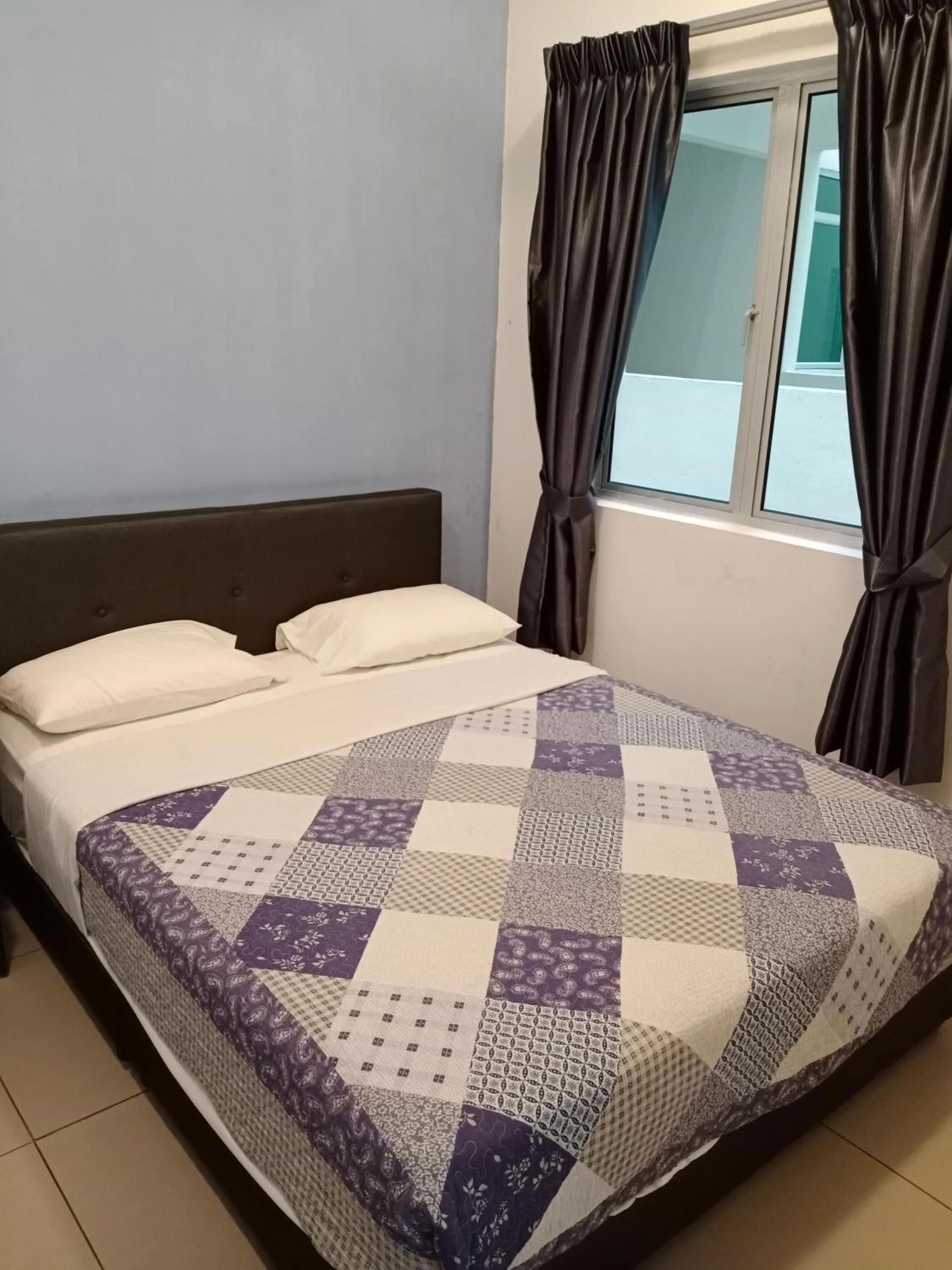 Two-Bedroom Apartment in Cameron's Square Apartment