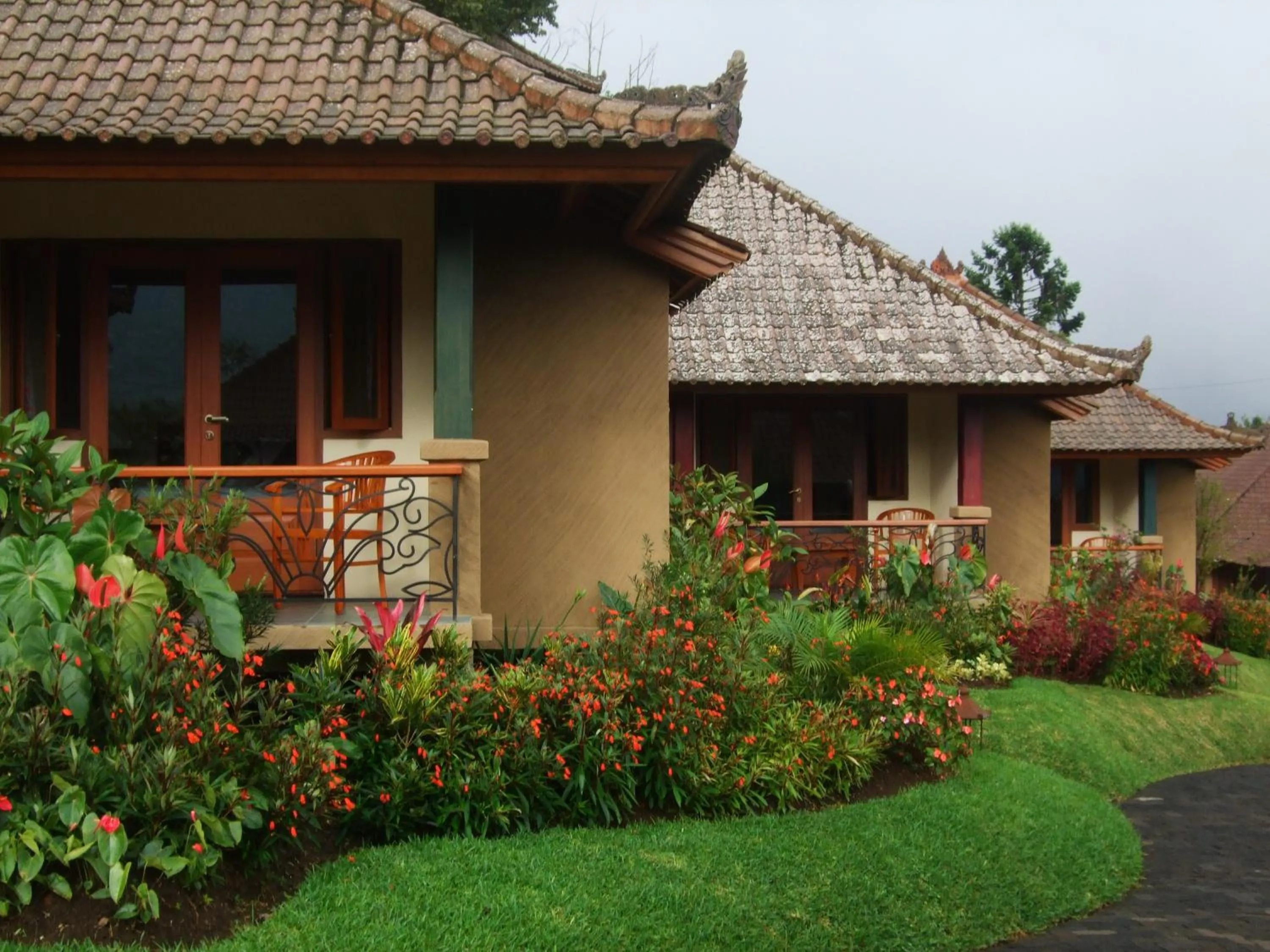 Garden view in Strawberry Hill Hotel & Restaurant