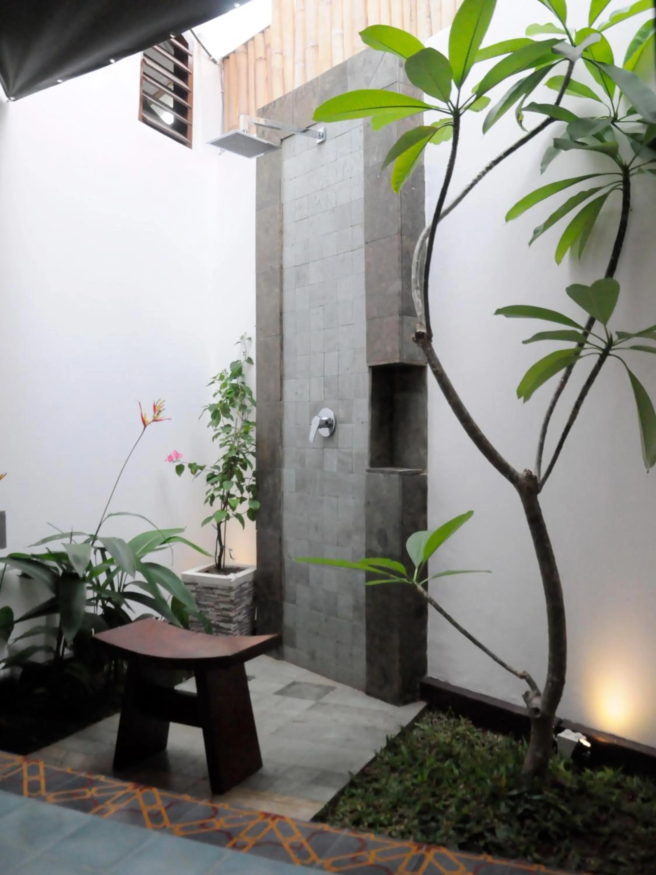 Shower in Jali Resort - Gili Trawangan