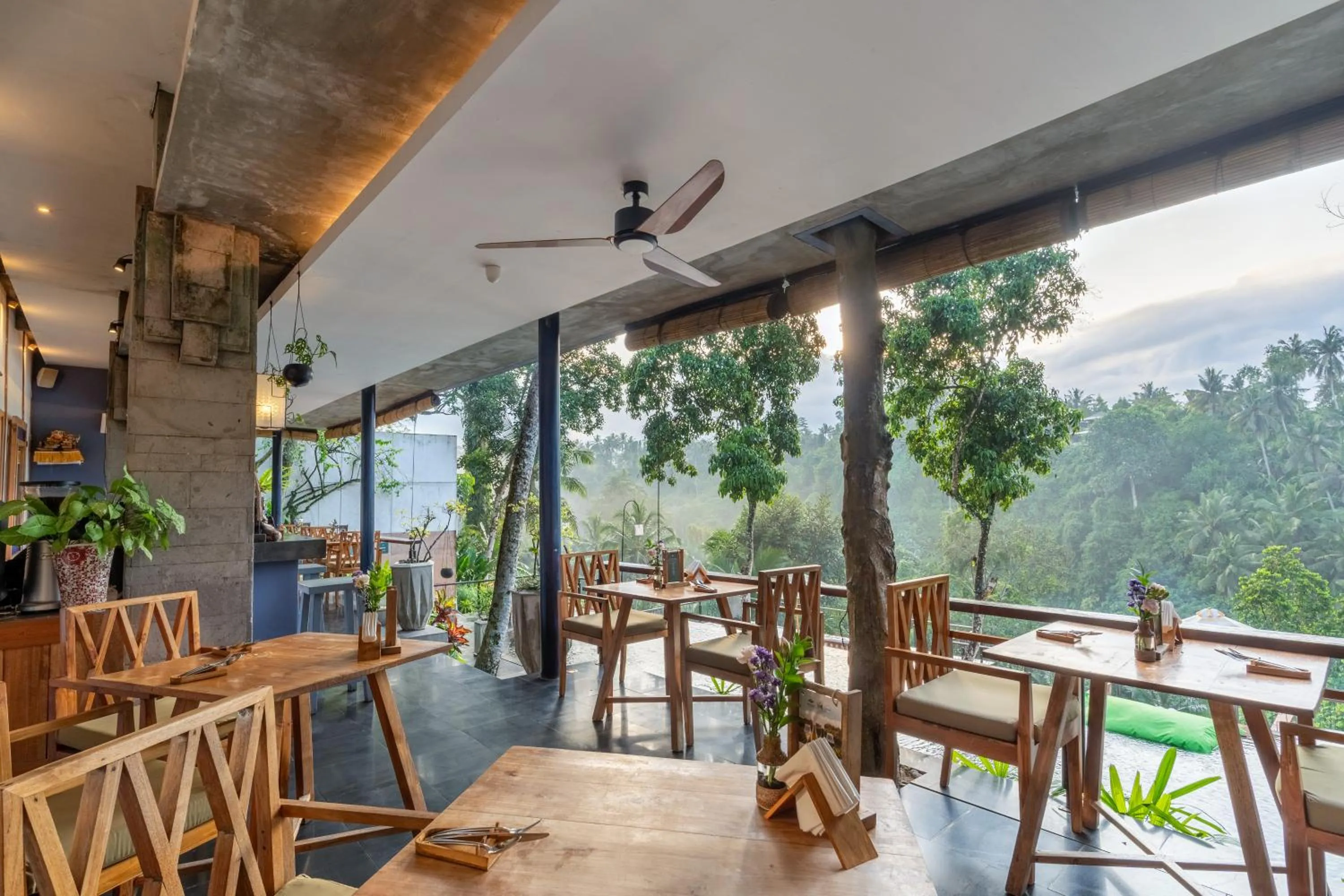 Restaurant/places to eat in Amora Ubud Boutique Villas