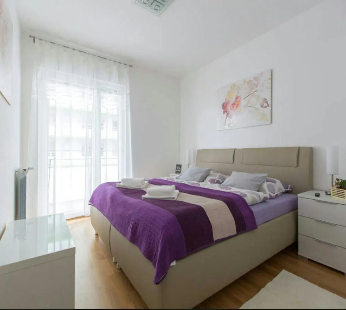 Bed in Apartment Ali