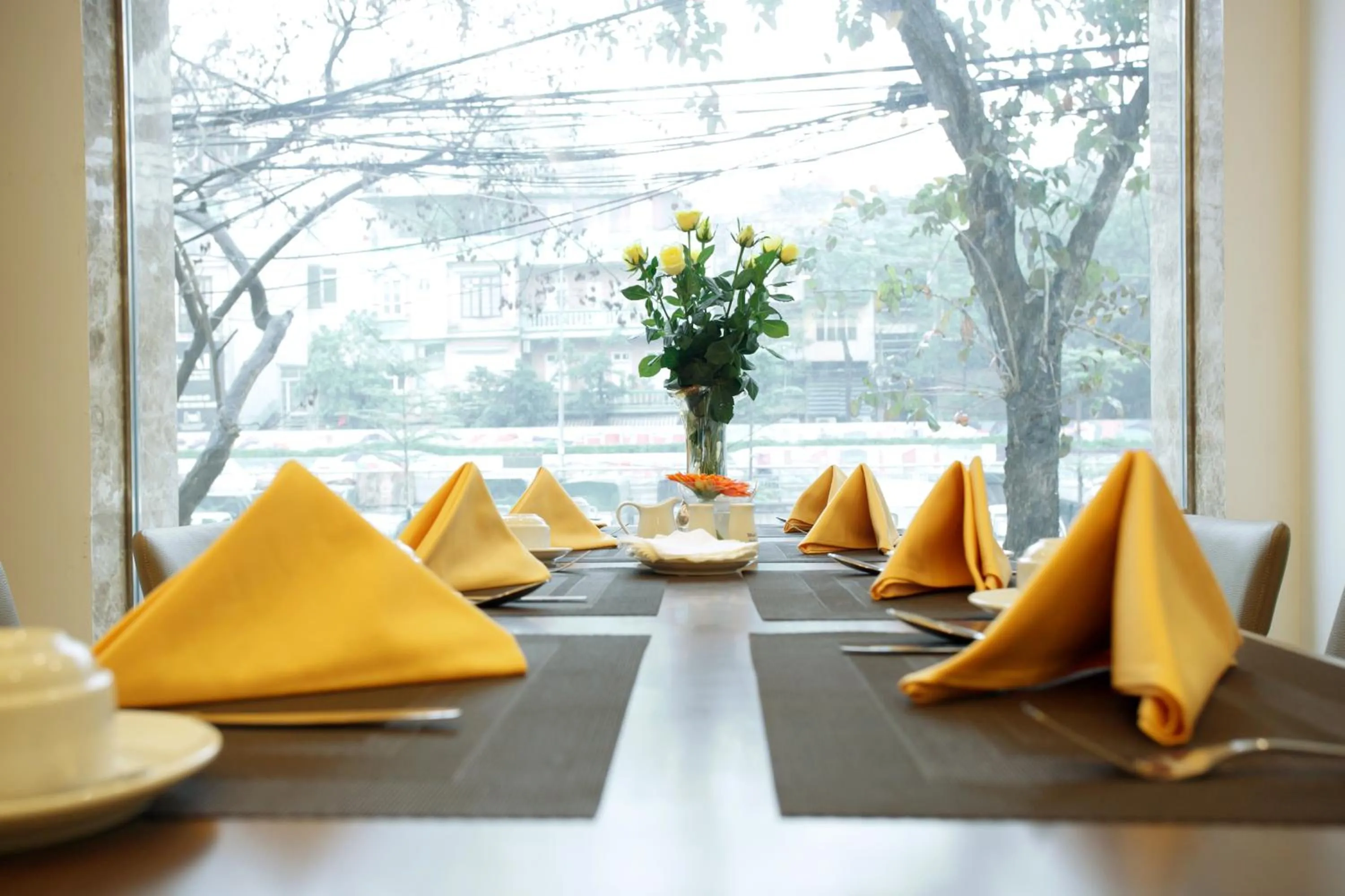 Restaurant/places to eat in Hanoi Pomihoa Hotel