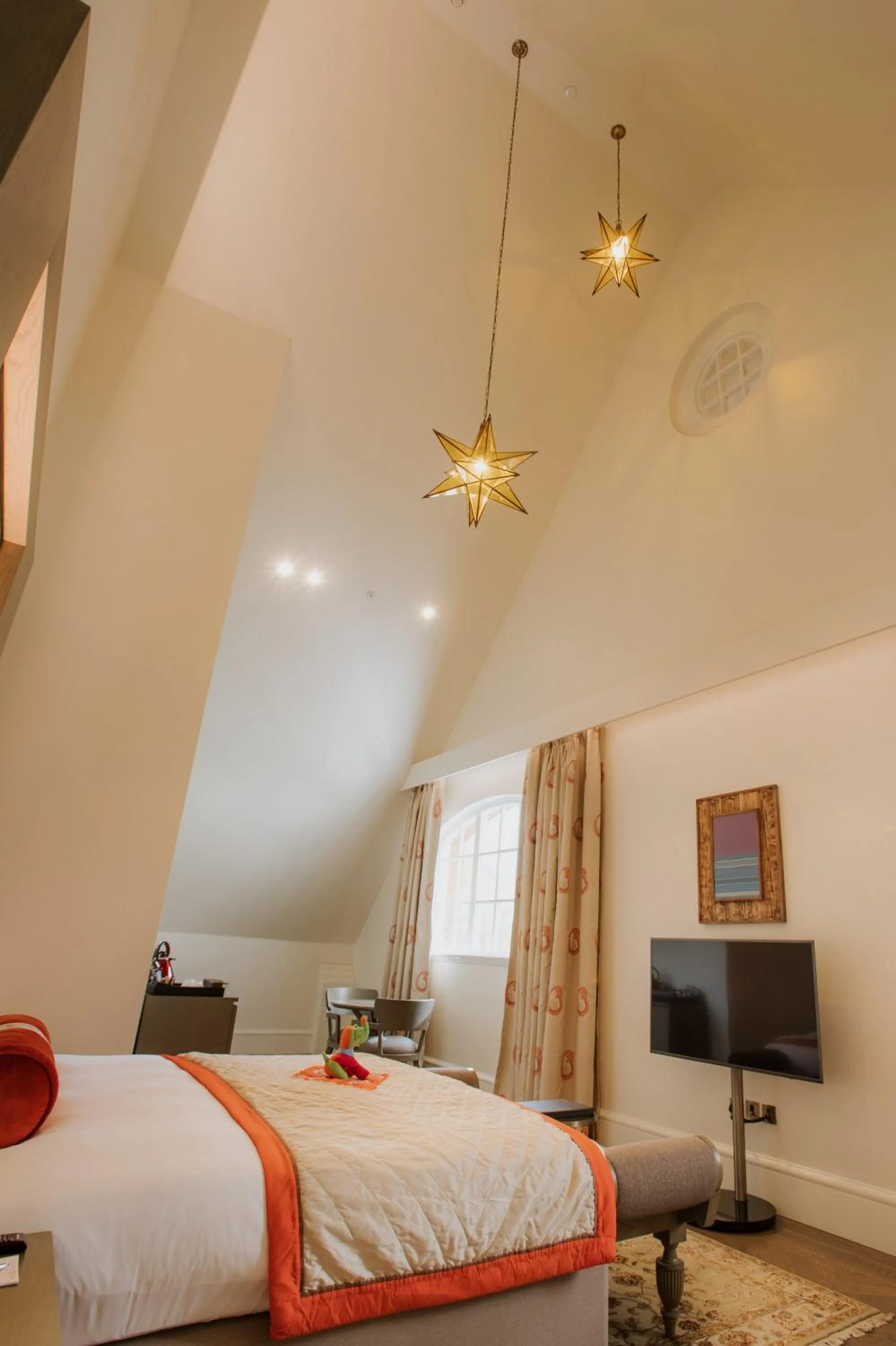 Bedroom, Bed in The LaLit London