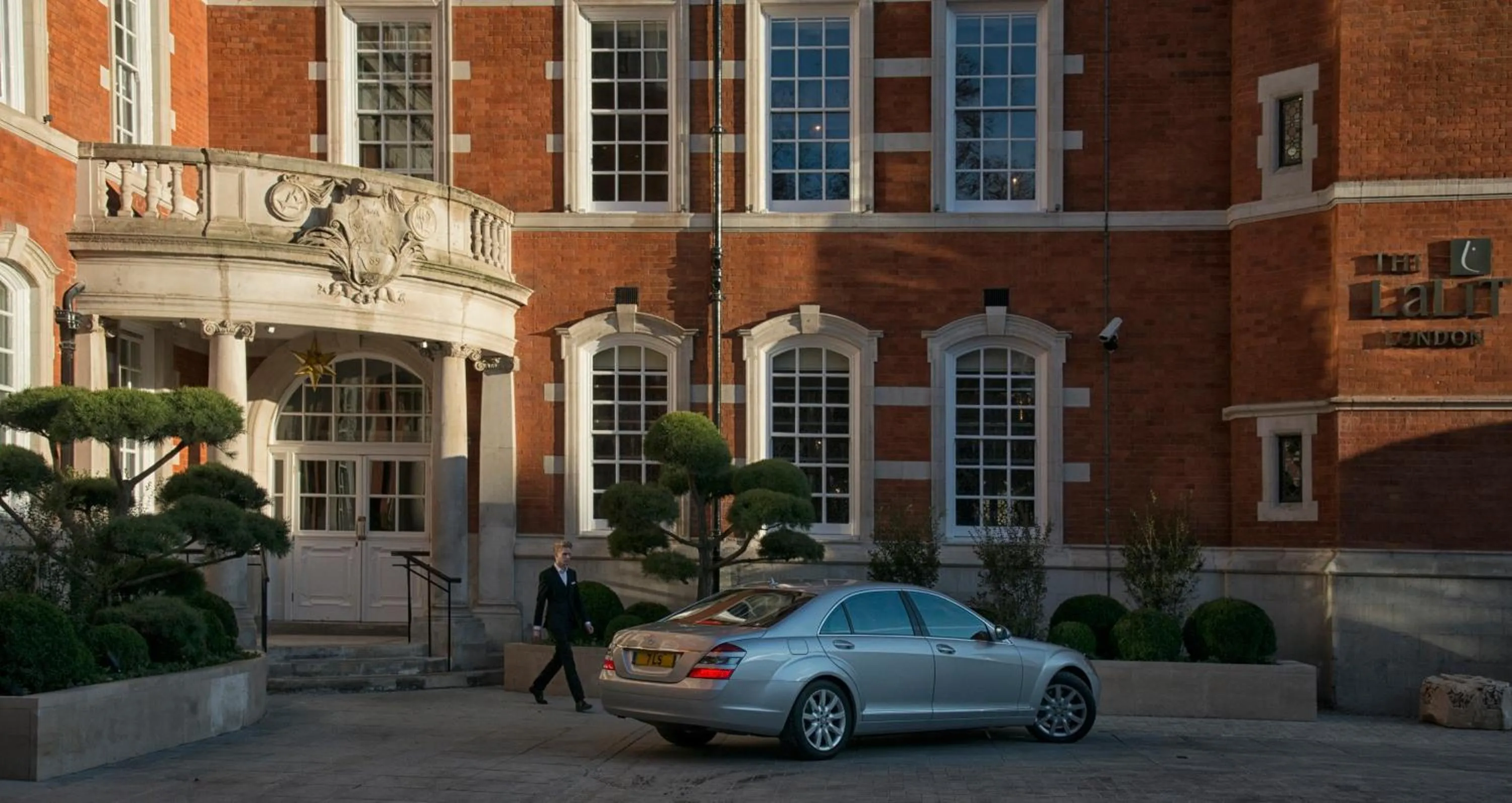 Facade/entrance in The LaLit London