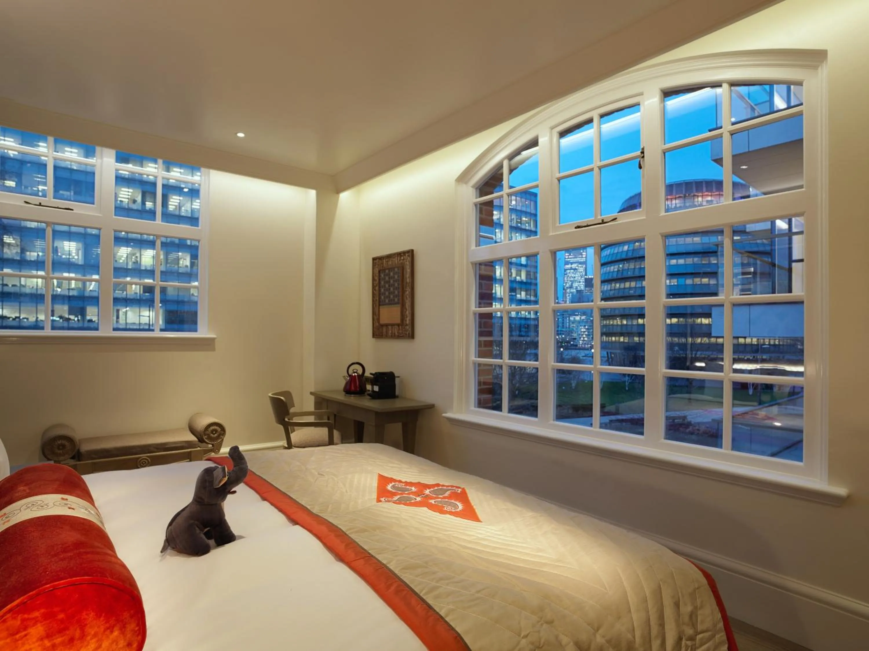City view, Bed in The LaLit London