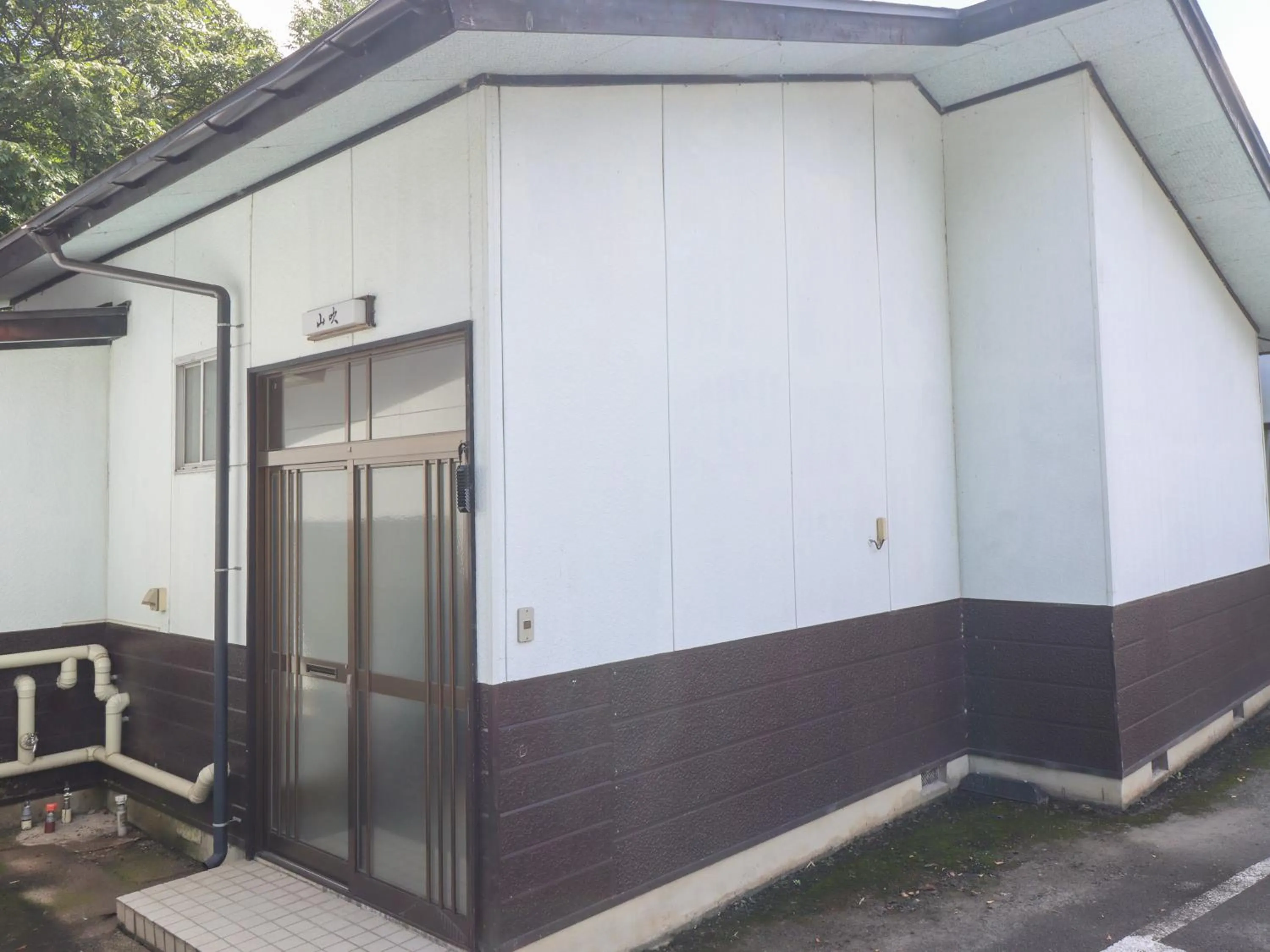 Property building in Shugyoku no Yu Yakushido Onsen
