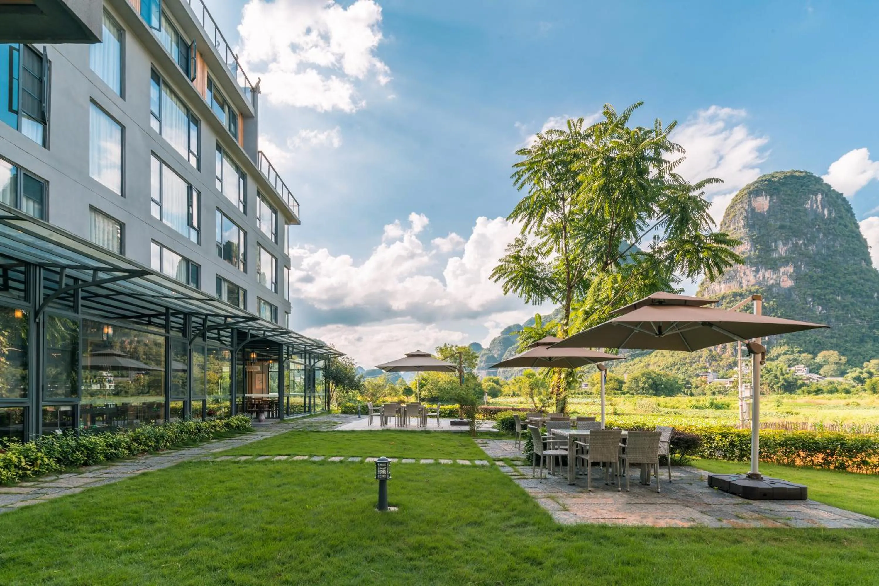 Garden view in Yangshuo Zen Garden Resort - Rich Chinese traditional activities