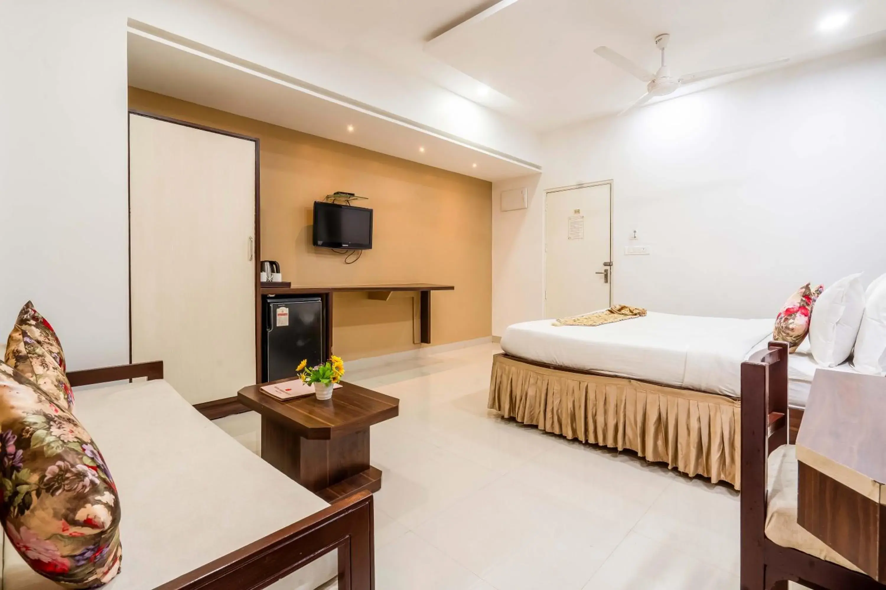 Superior Double Room in Hotel Ashish Palace Superior Double Room in Hotel Ashish Palace