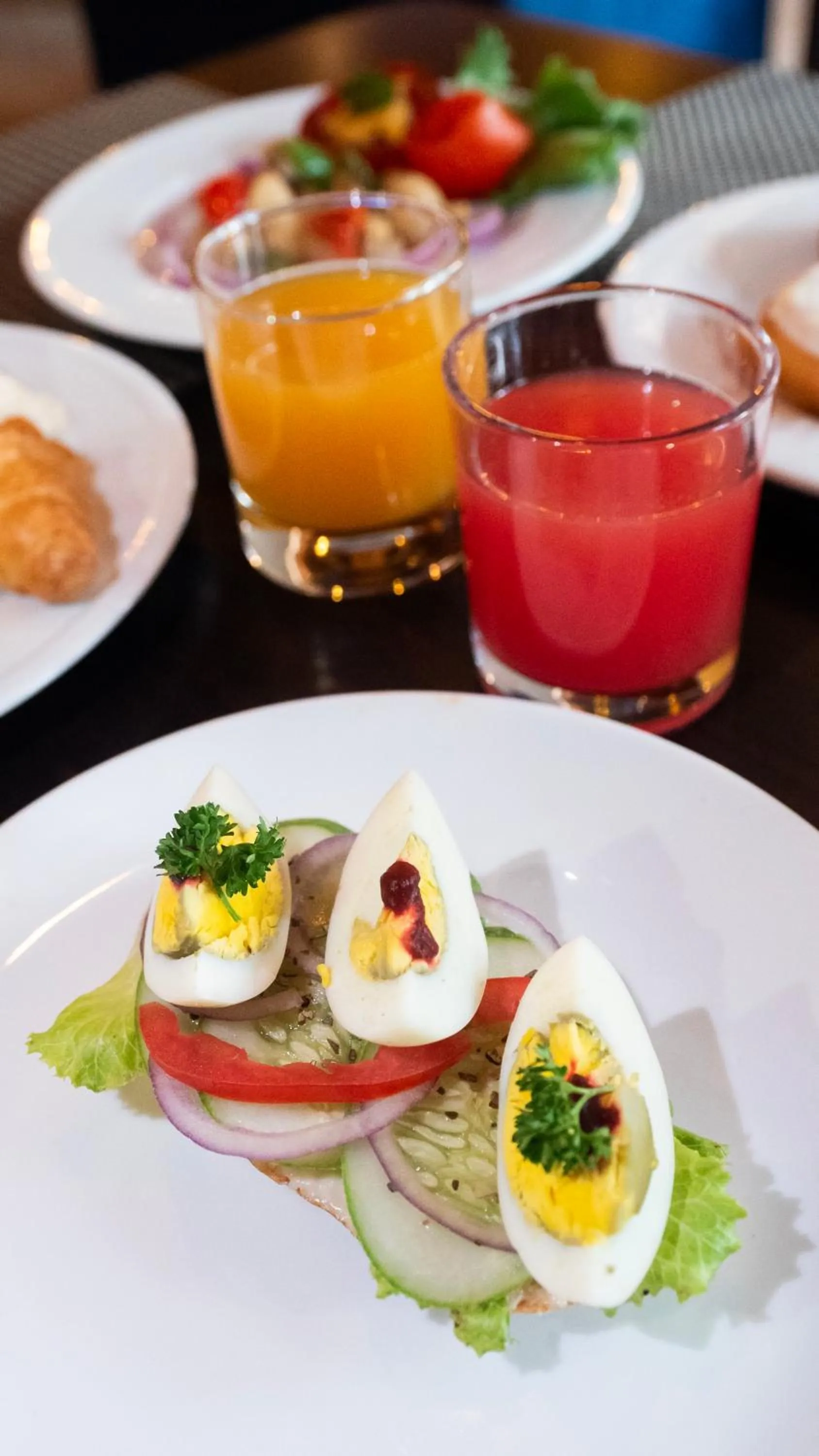 Restaurant/places to eat in Hotel The Grandmark-Dhaka