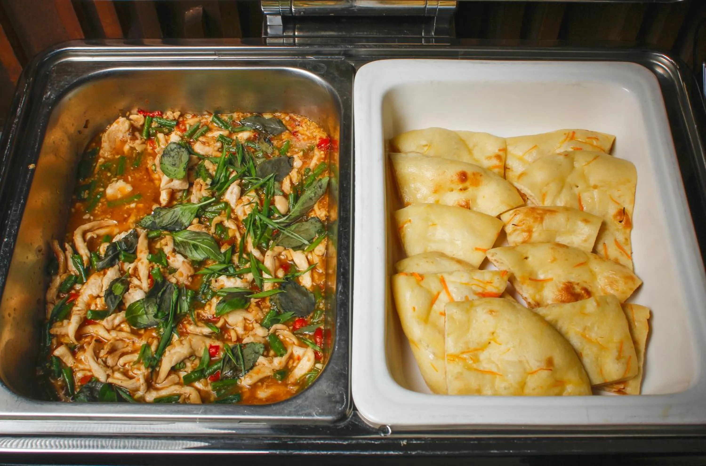 Restaurant/places to eat in Hotel The Grandmark-Dhaka