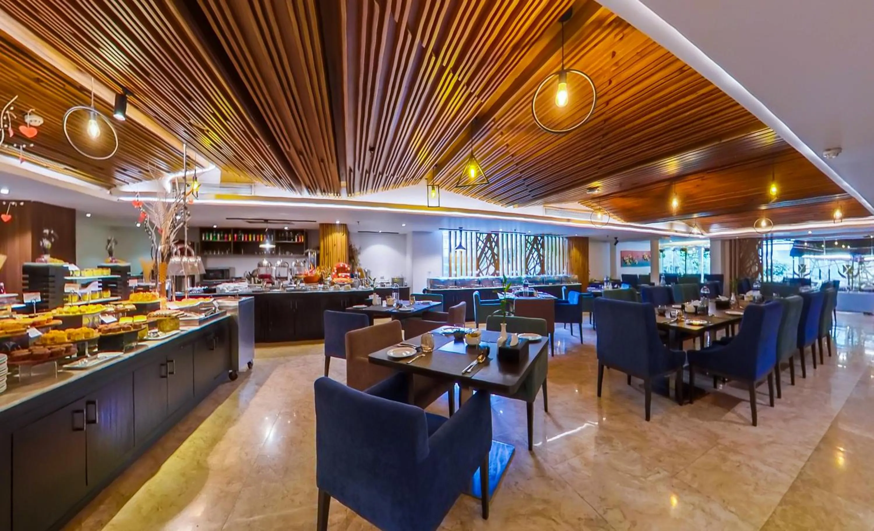 Restaurant/places to eat in Hotel The Grandmark-Dhaka