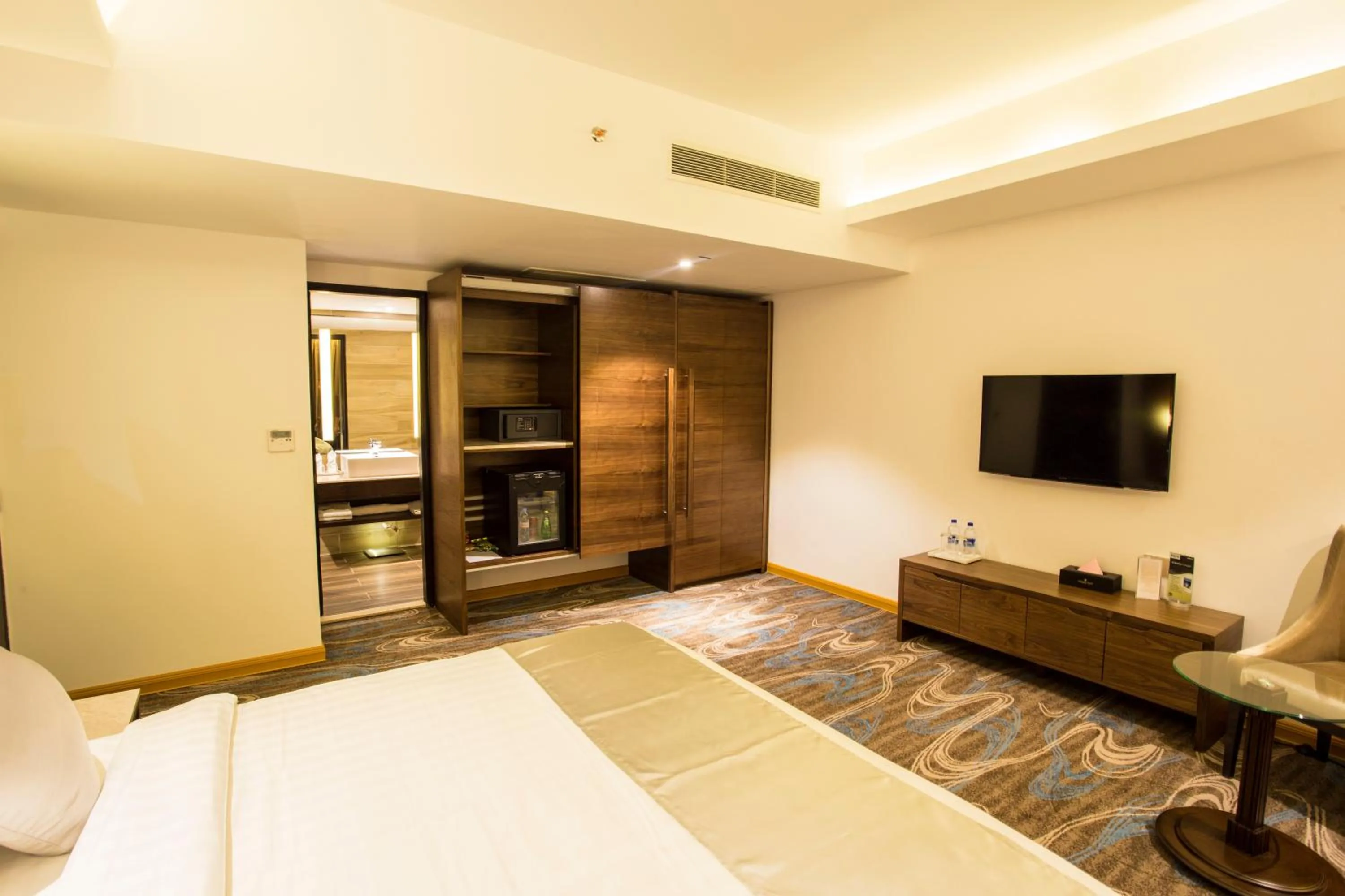 bunk bed, Bed in Hotel The Grandmark-Dhaka