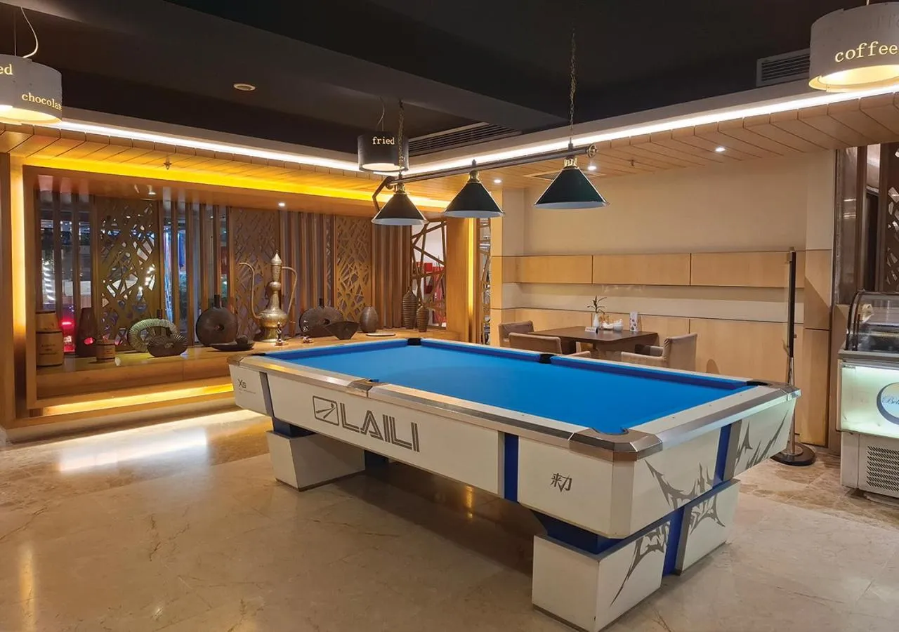 Restaurant/places to eat in Hotel The Grandmark-Dhaka