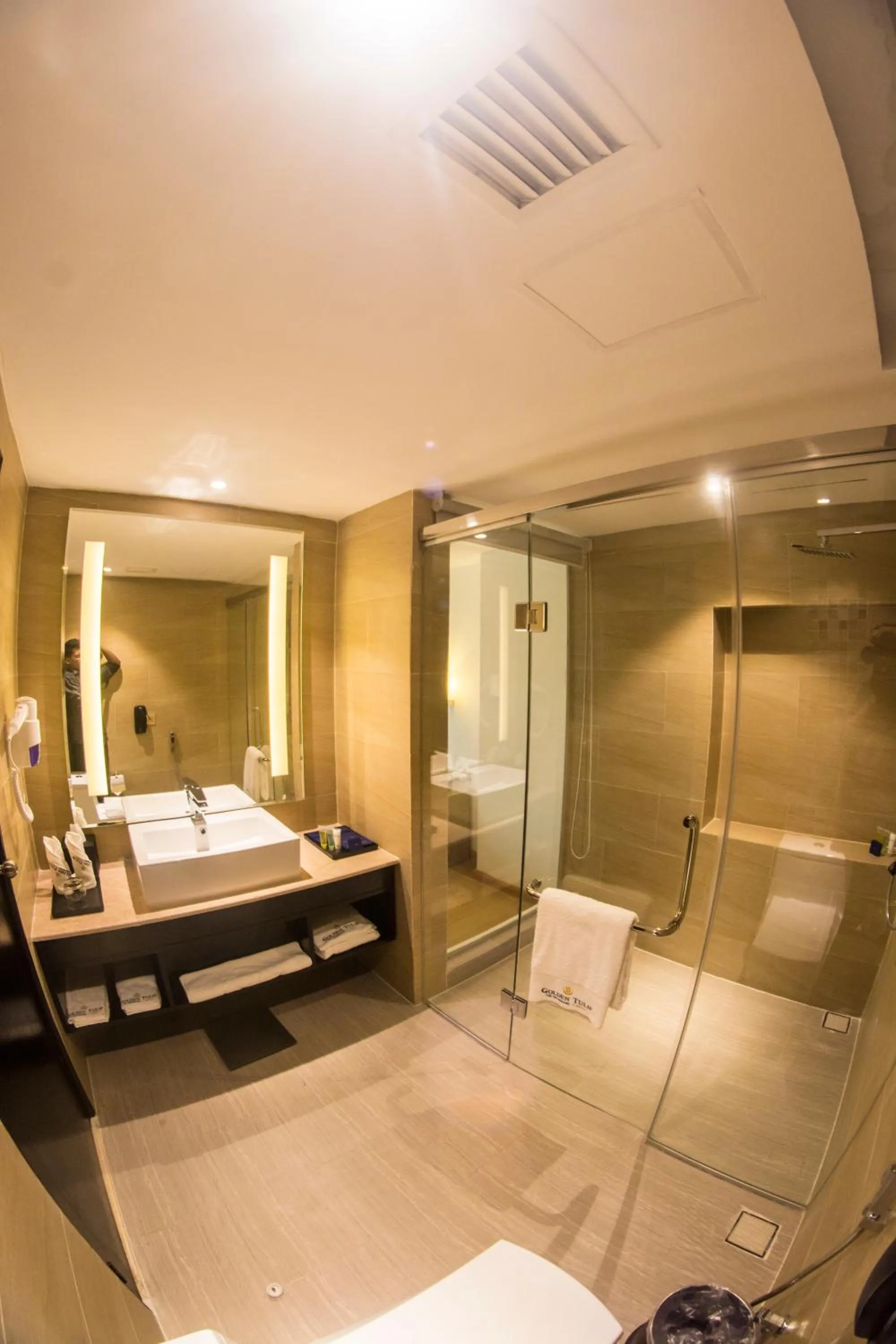 Bathroom in Hotel The Grandmark-Dhaka