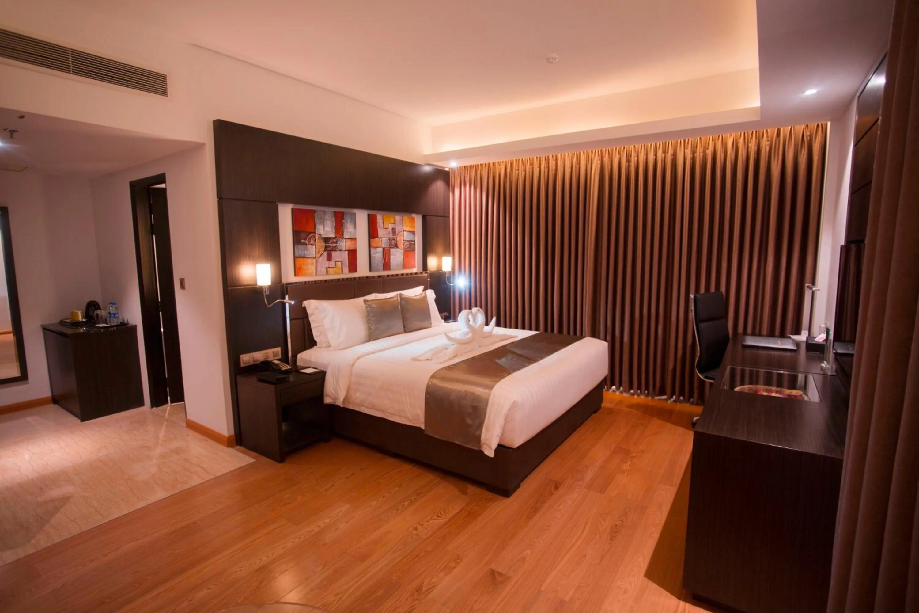 Bedroom, Bed in Hotel The Grandmark-Dhaka