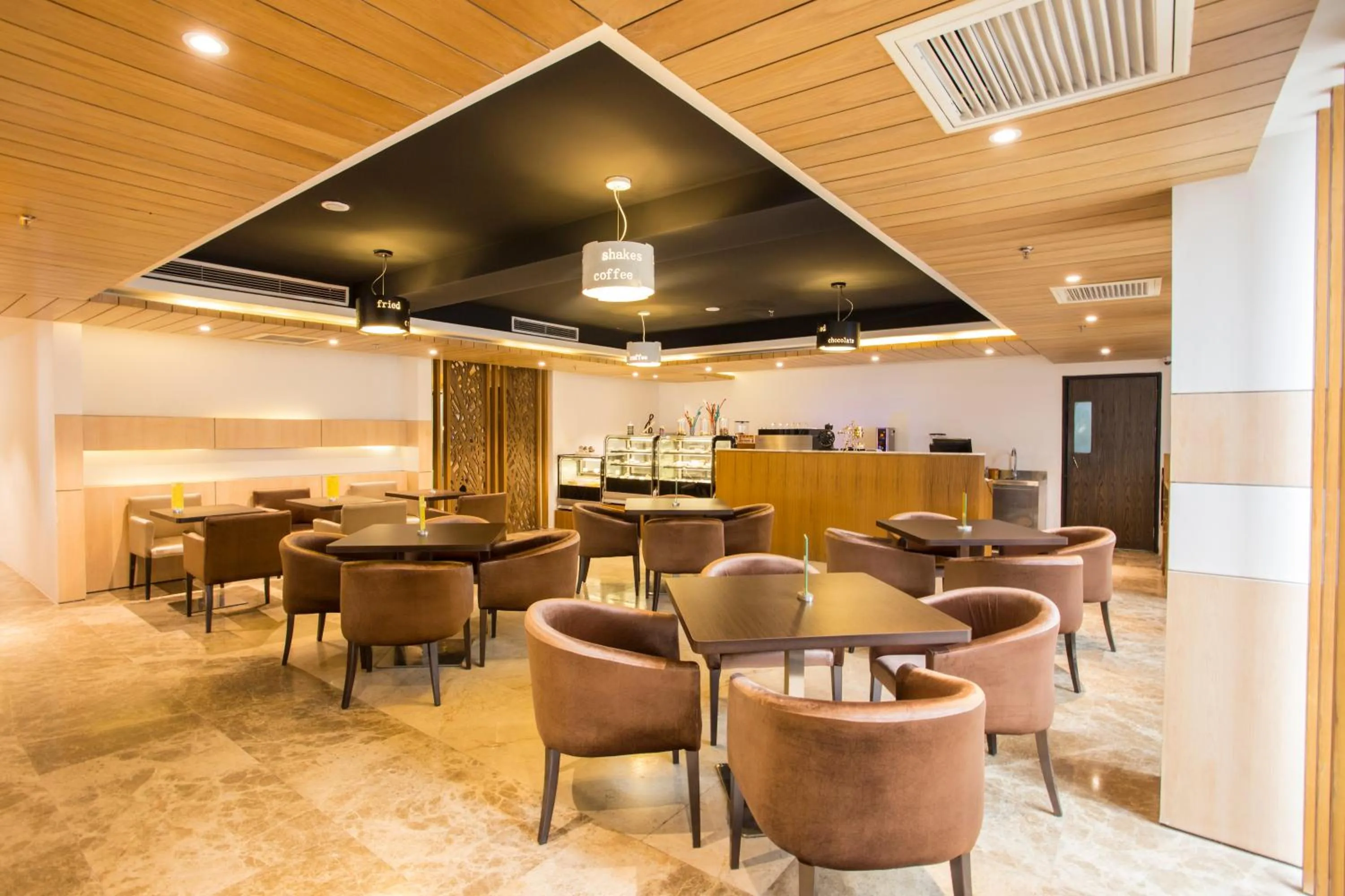 Restaurant/places to eat in Hotel The Grandmark-Dhaka