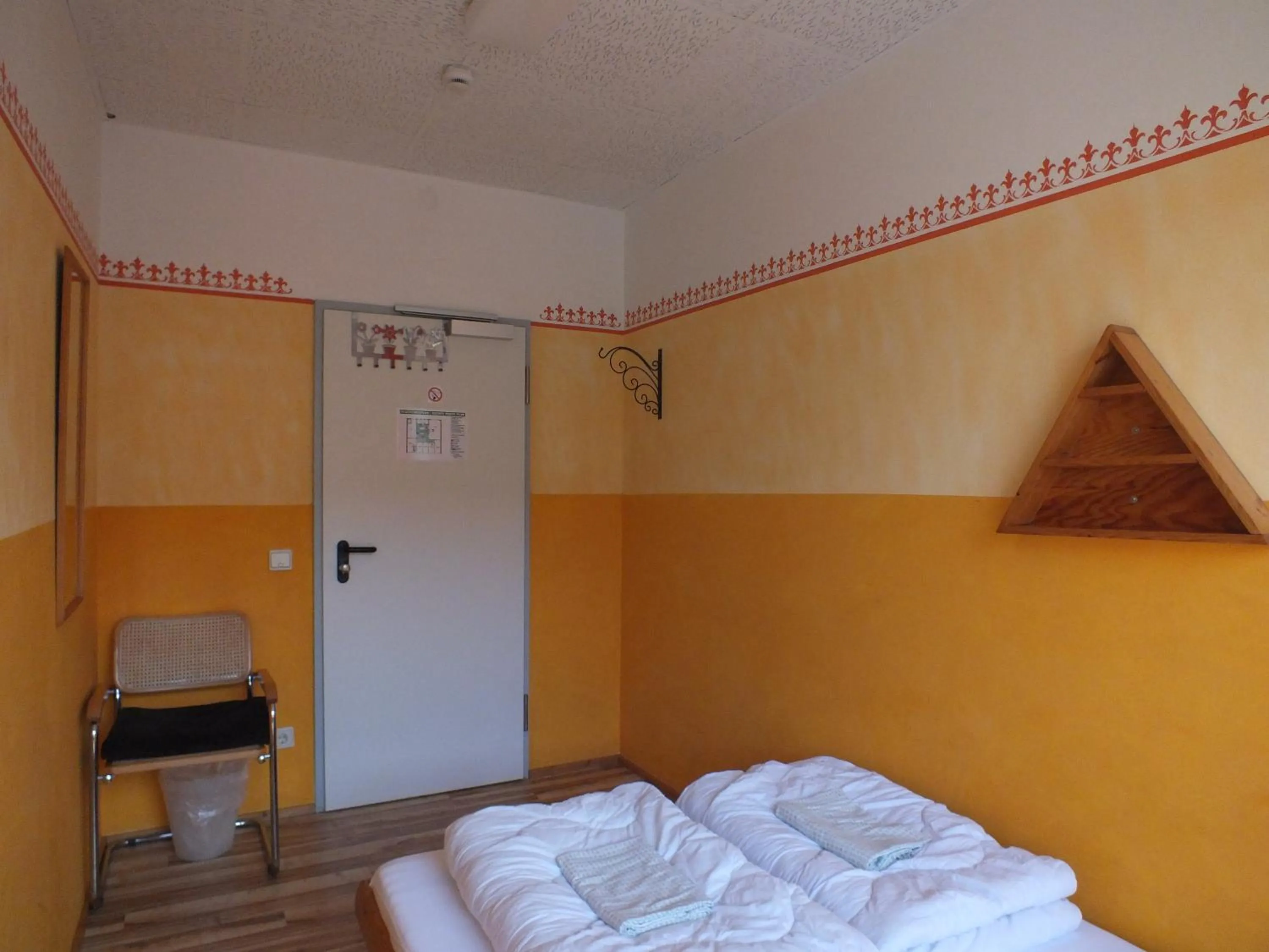 Photo of the whole room, Bed in Max Hostel