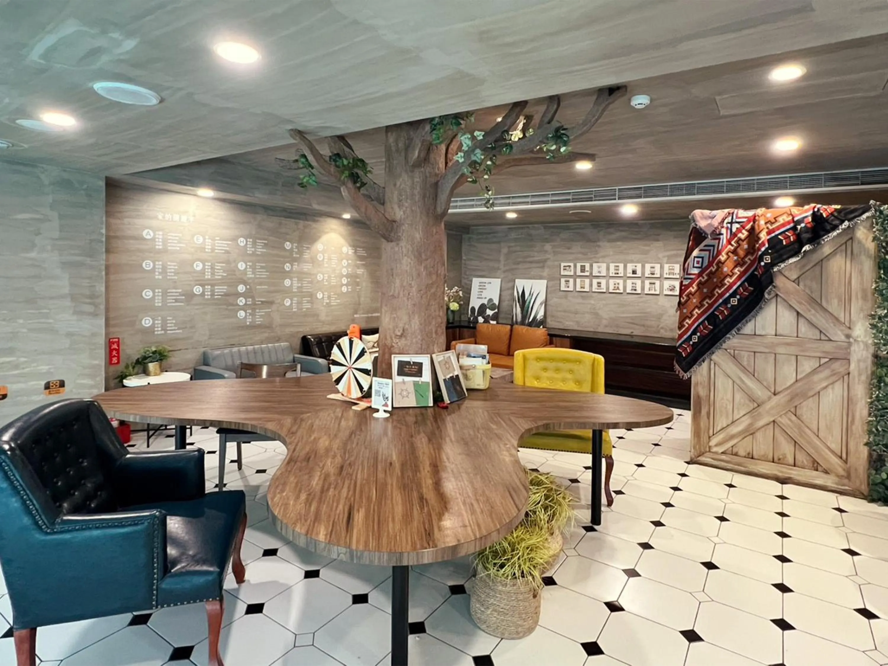 Communal lounge/ TV room in Roaders Hotel Tainan ChengDa