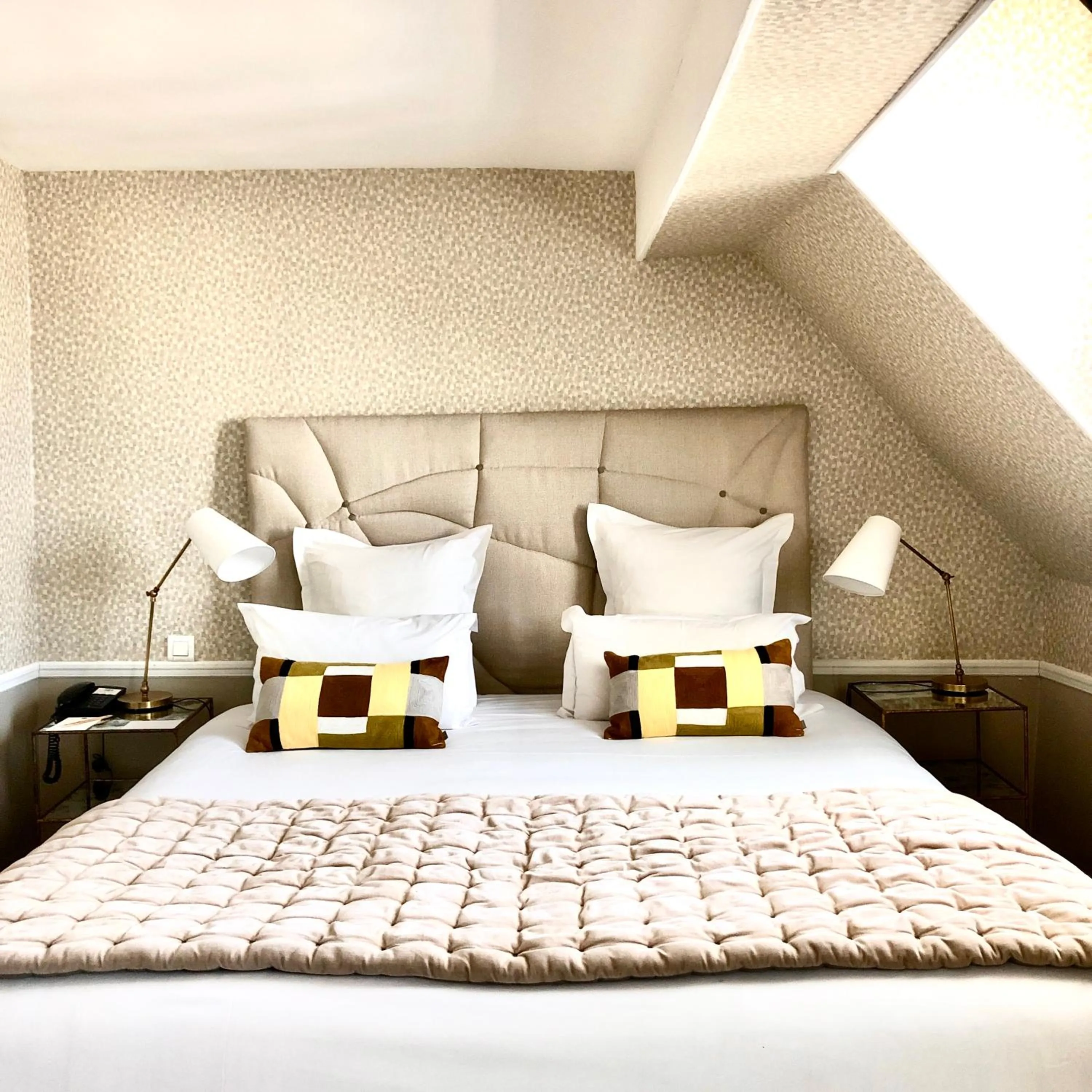 Bedroom, Bed in Hôtel Thérèse