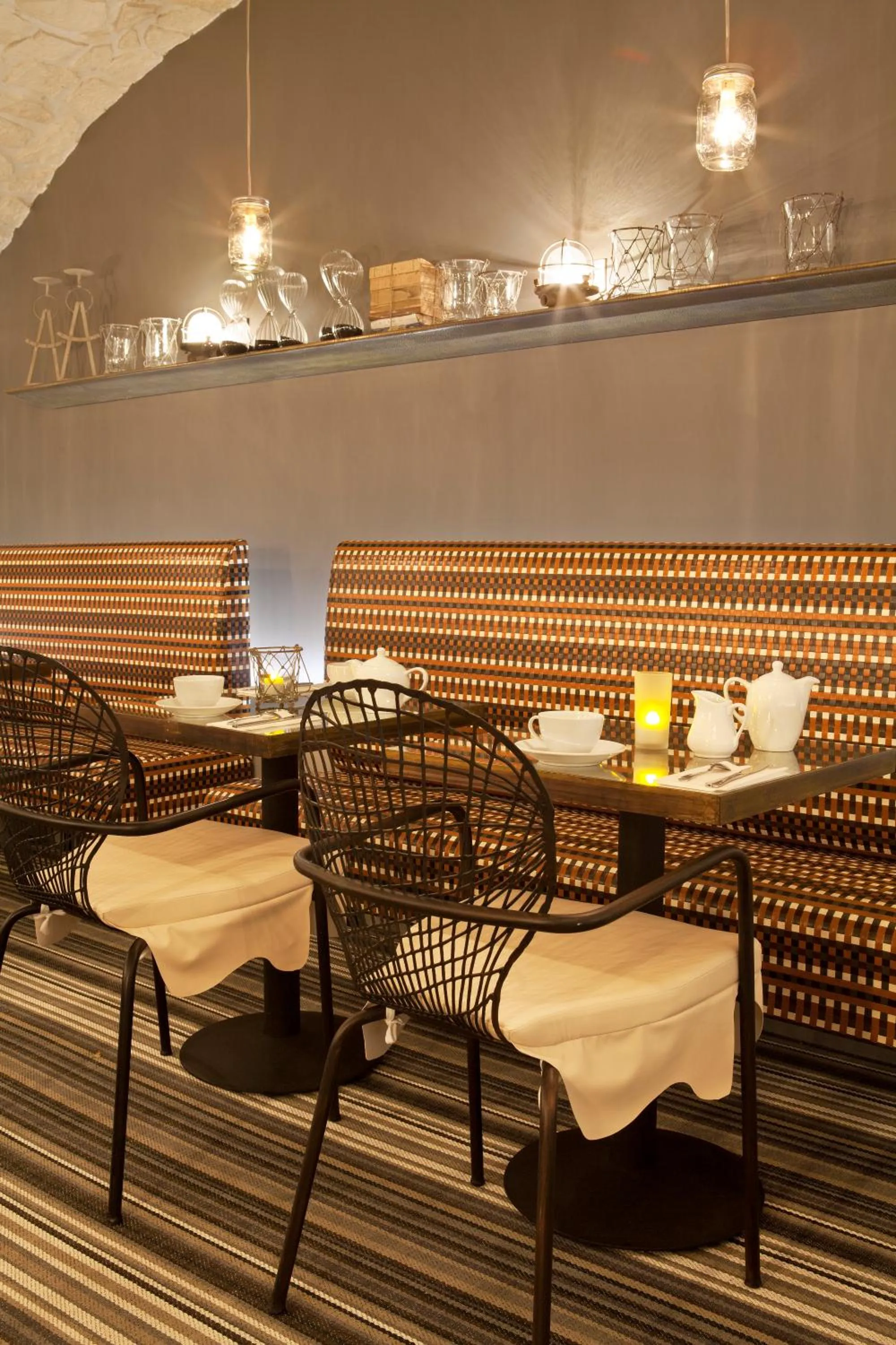 Restaurant/places to eat in Hôtel Thérèse