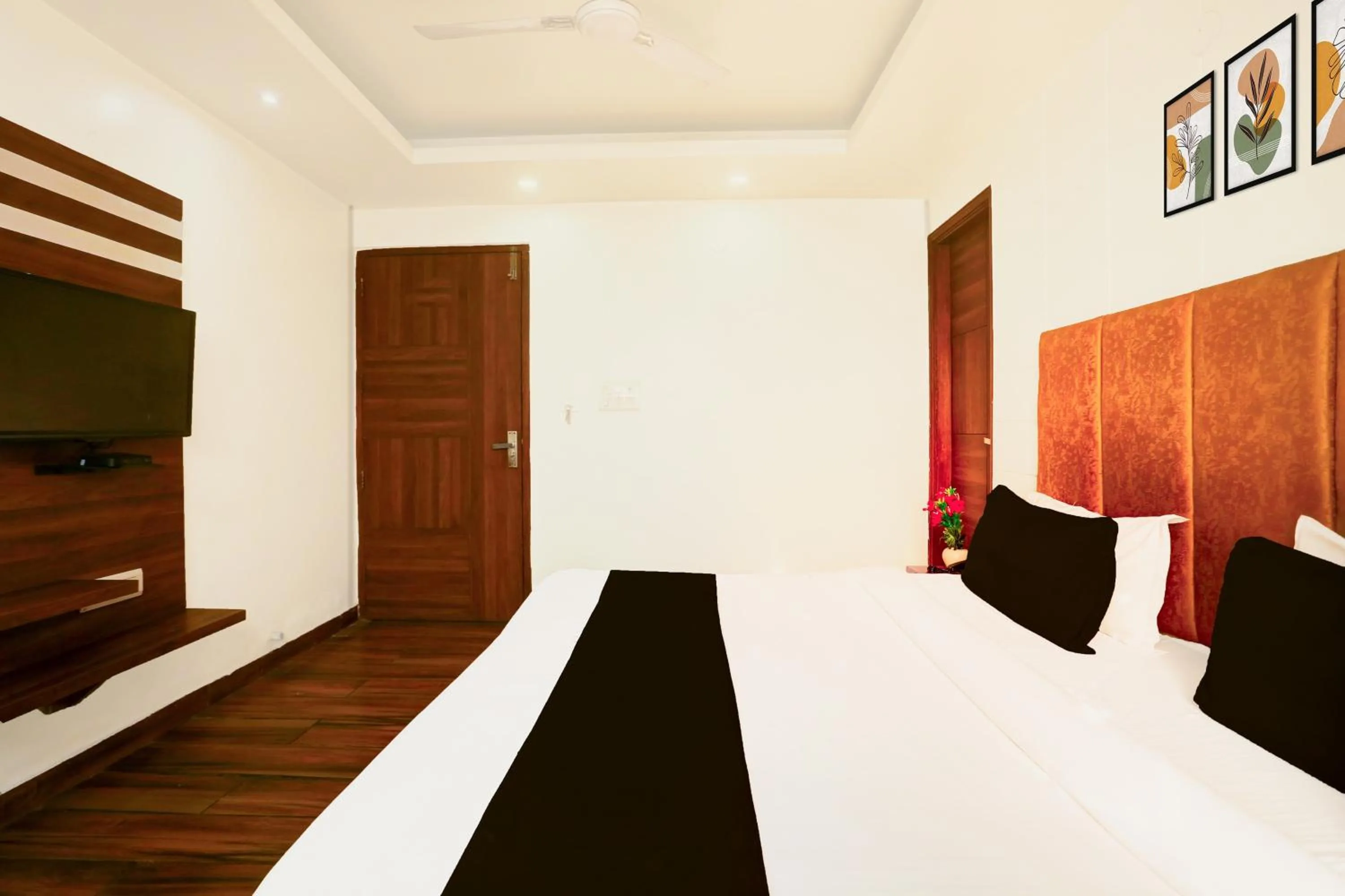 Bedroom, Bed in Super Collection O Amritsar Near Bus Stand