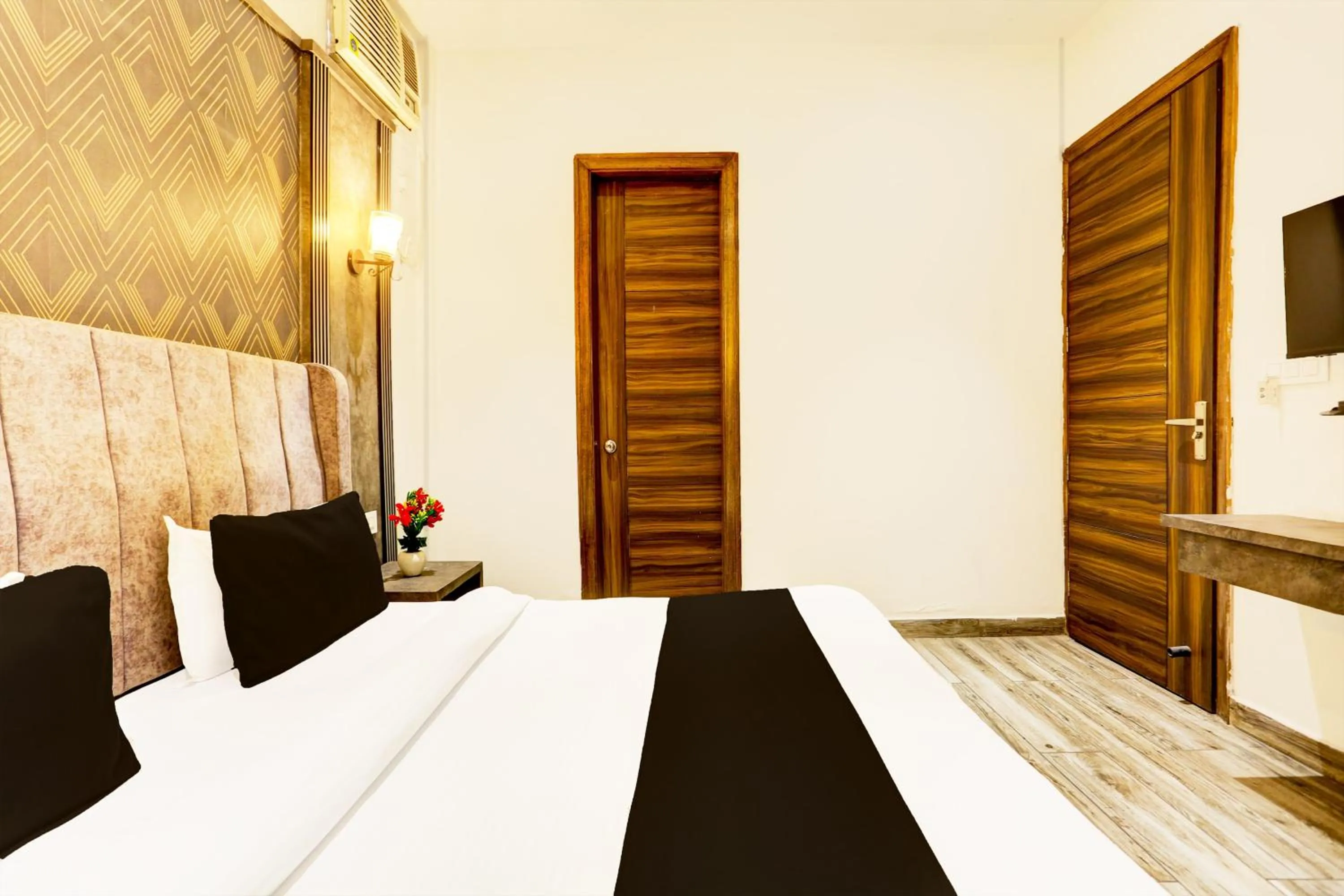 Bedroom, Bed in Super Collection O Amritsar Near Bus Stand