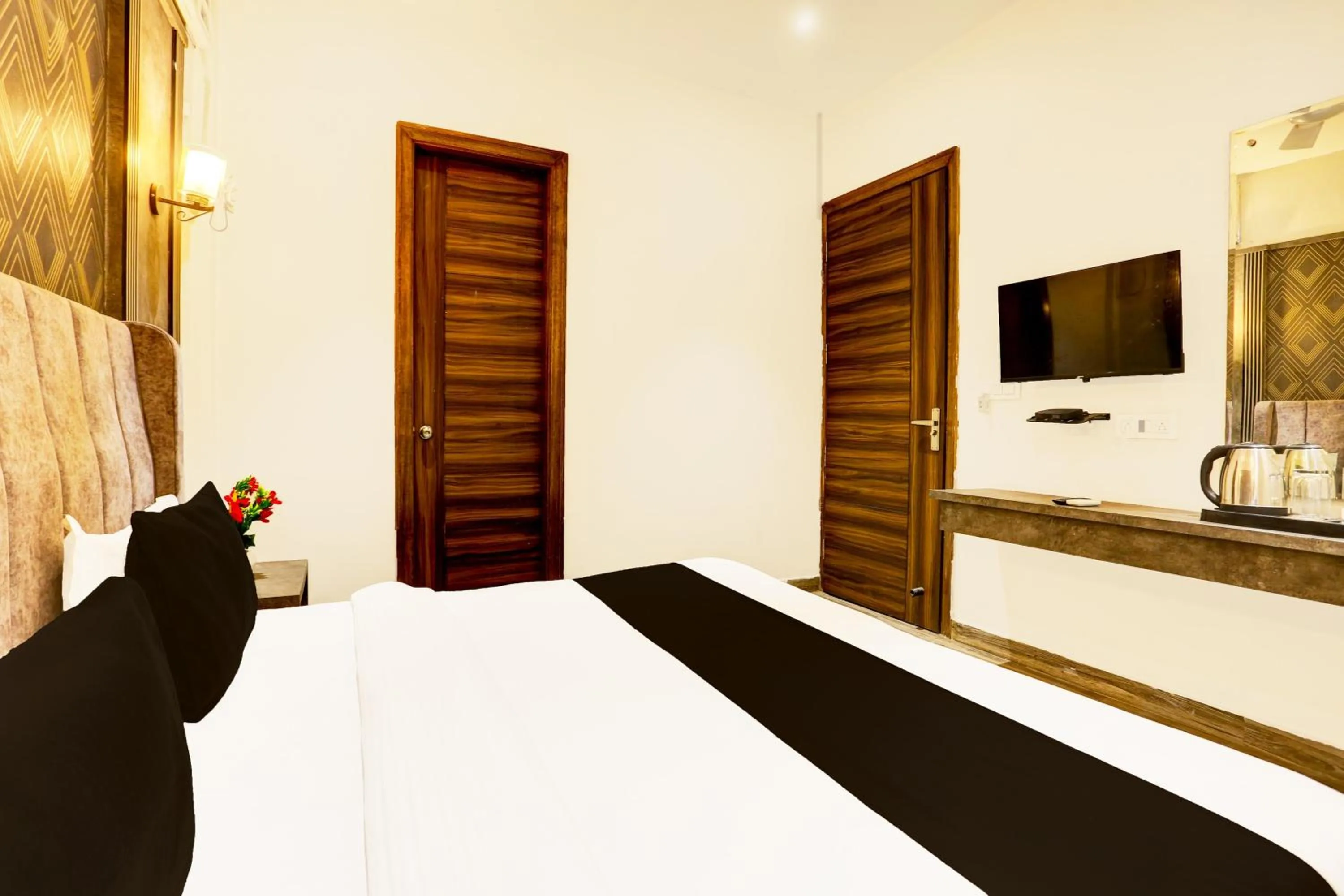 Bedroom, Bed in Super Collection O Amritsar Near Bus Stand