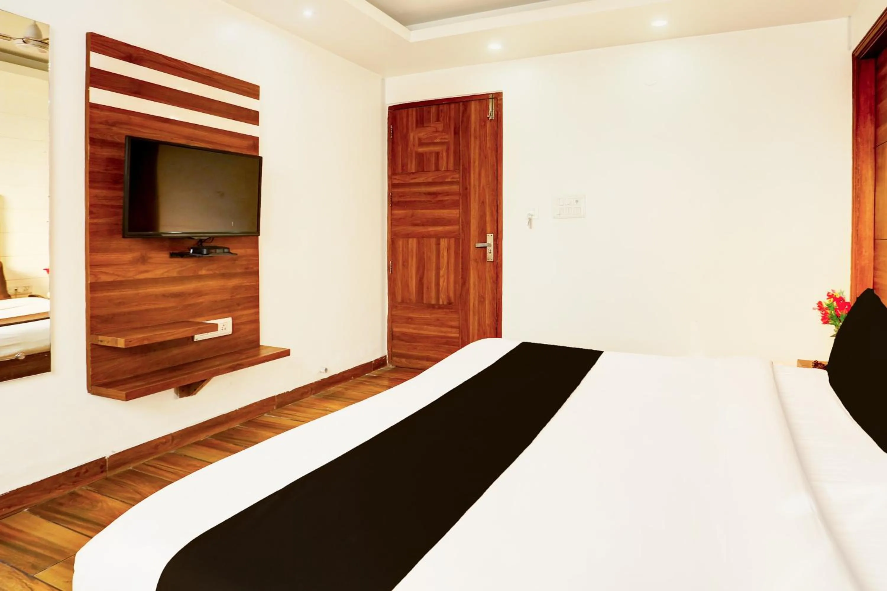 Bedroom, Bed in Super Collection O Amritsar Near Bus Stand