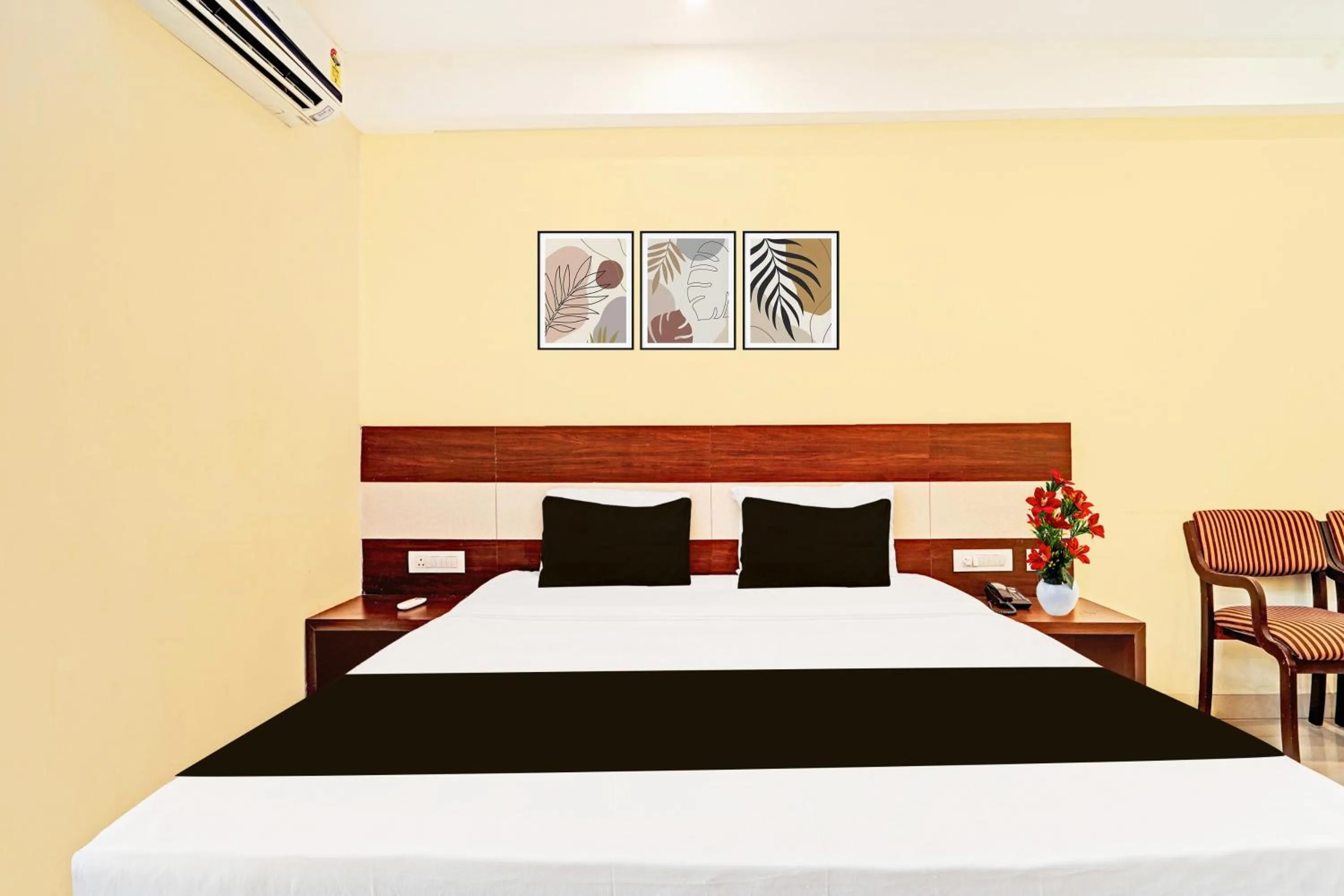 Bedroom, Bed in Super Collection O Gandhipuram
