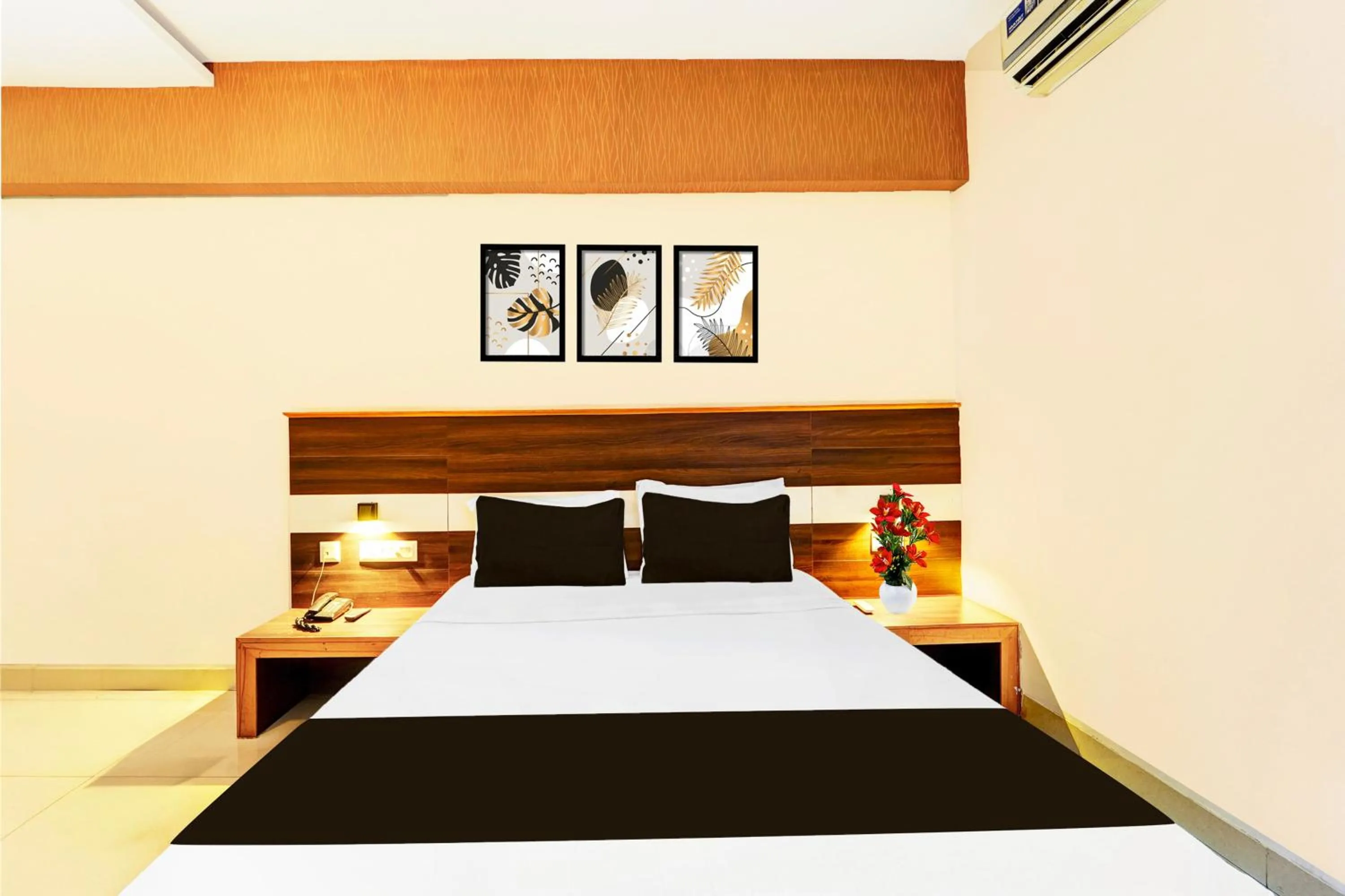 Bedroom, Bed in Super Collection O Gandhipuram