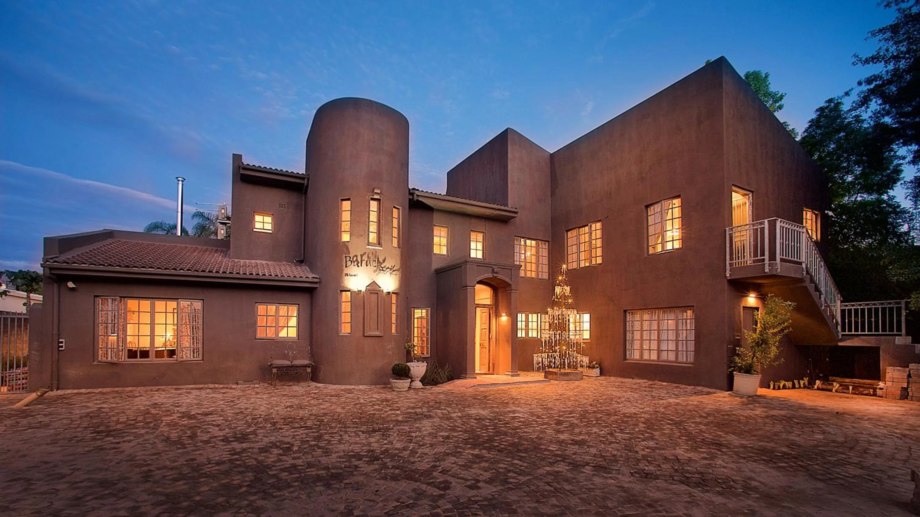 Facade/entrance in Baruch Guesthouse on Lovell