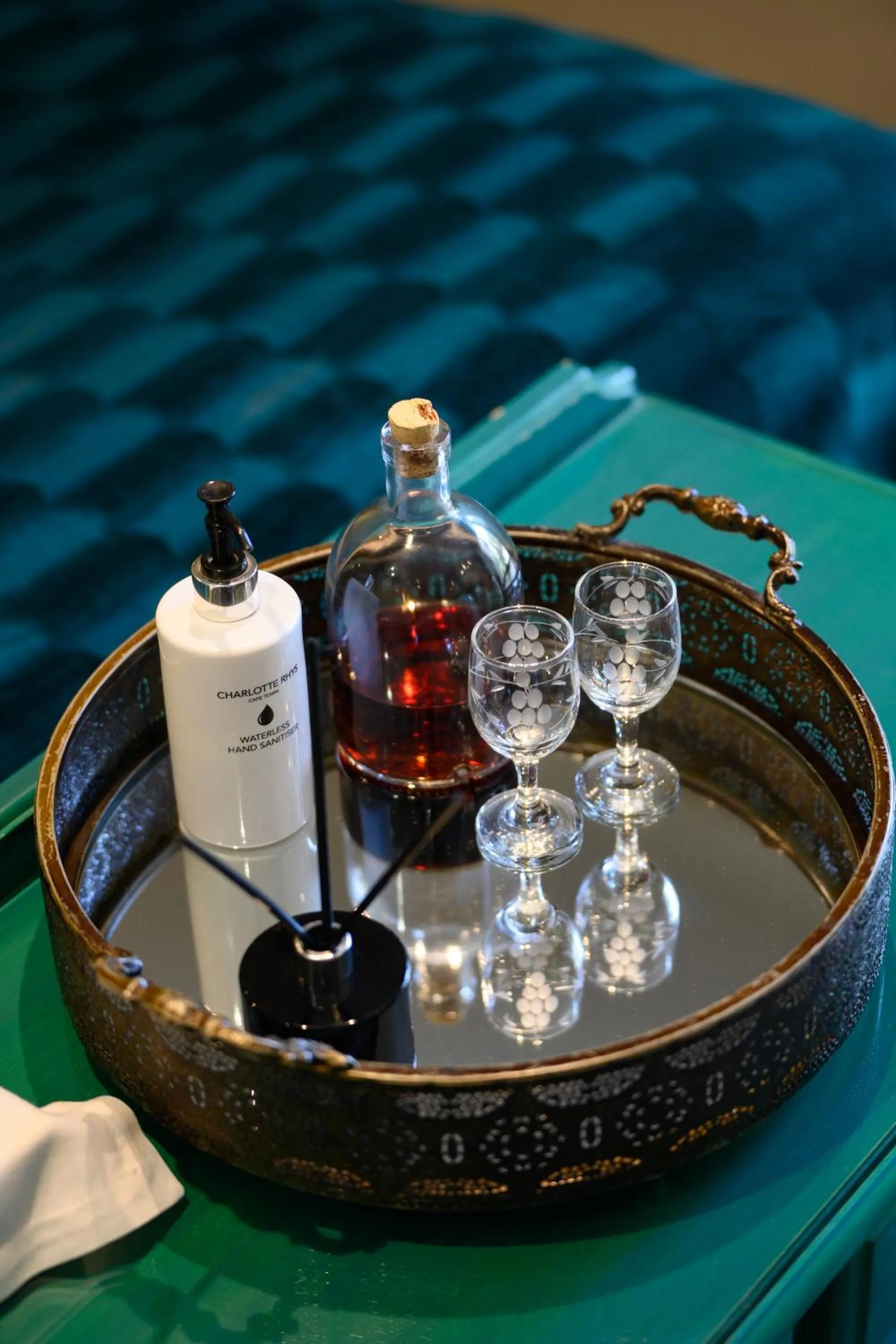 Drinks in Baruch Guesthouse on Lovell