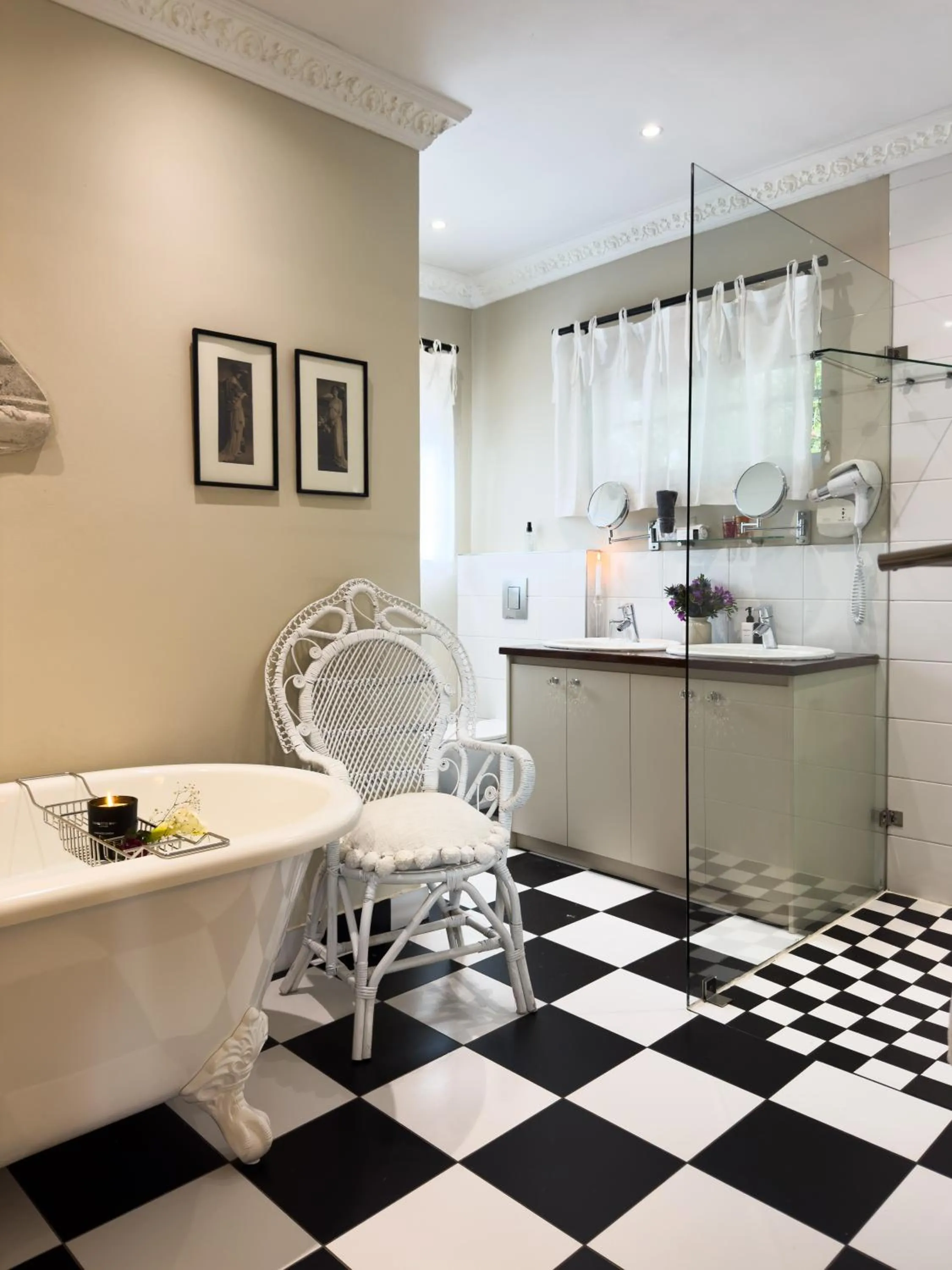 Shower in Baruch Guesthouse on Lovell