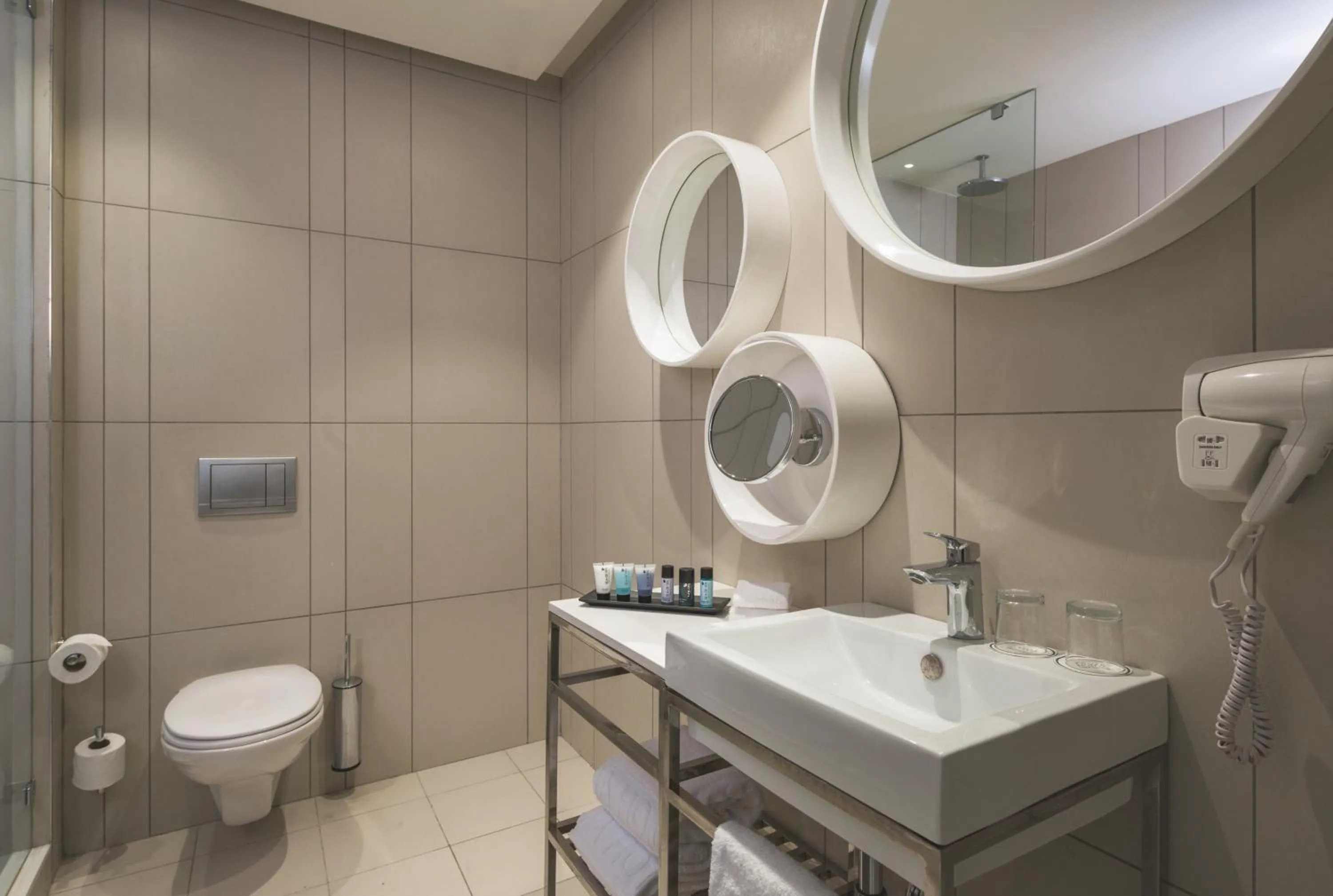 Bathroom in Prima Millennium