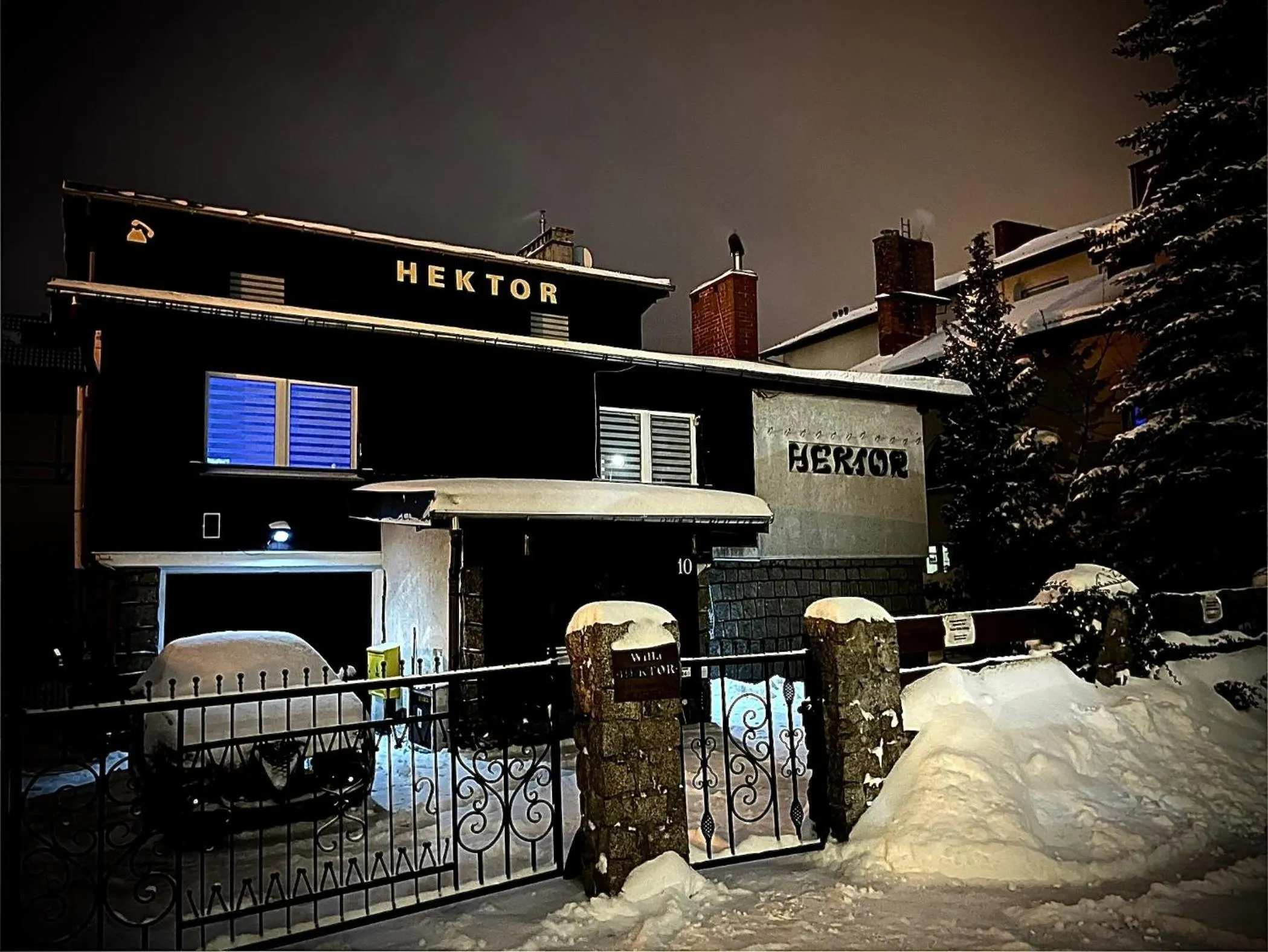 Property building in Willa Hektor