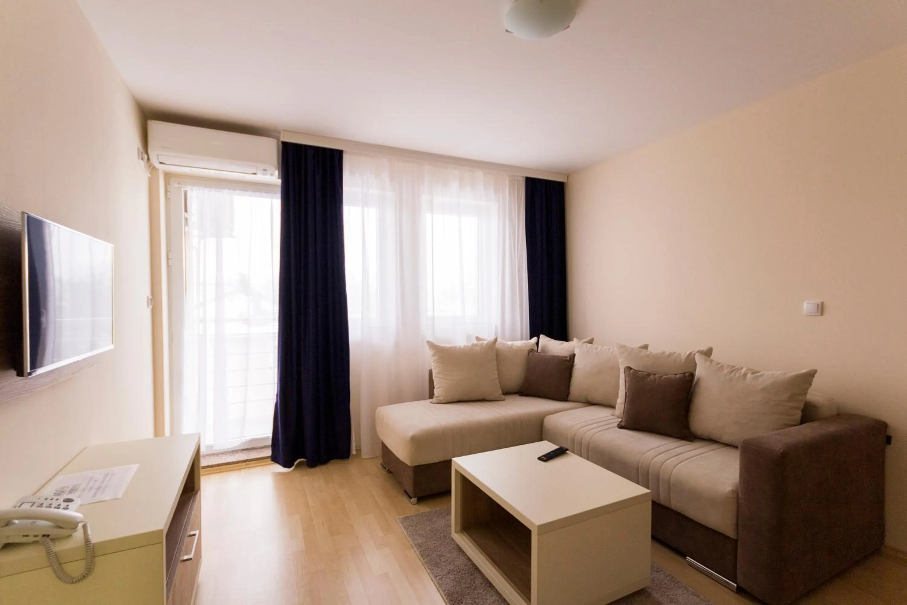 Living room in Airport Hotel Garni