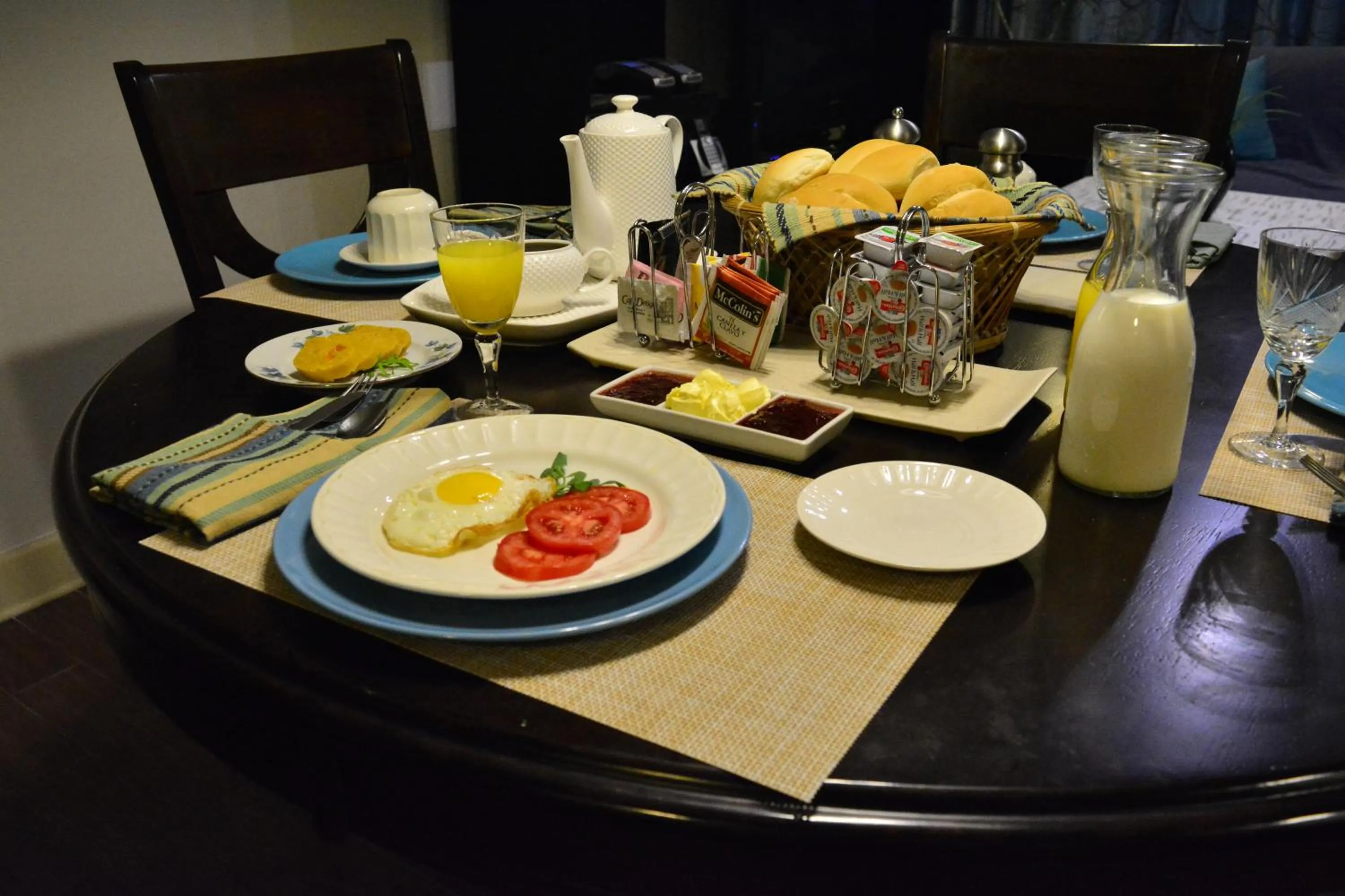 Continental breakfast in Kangaroo Wasi Airport Bed & Breakfast
